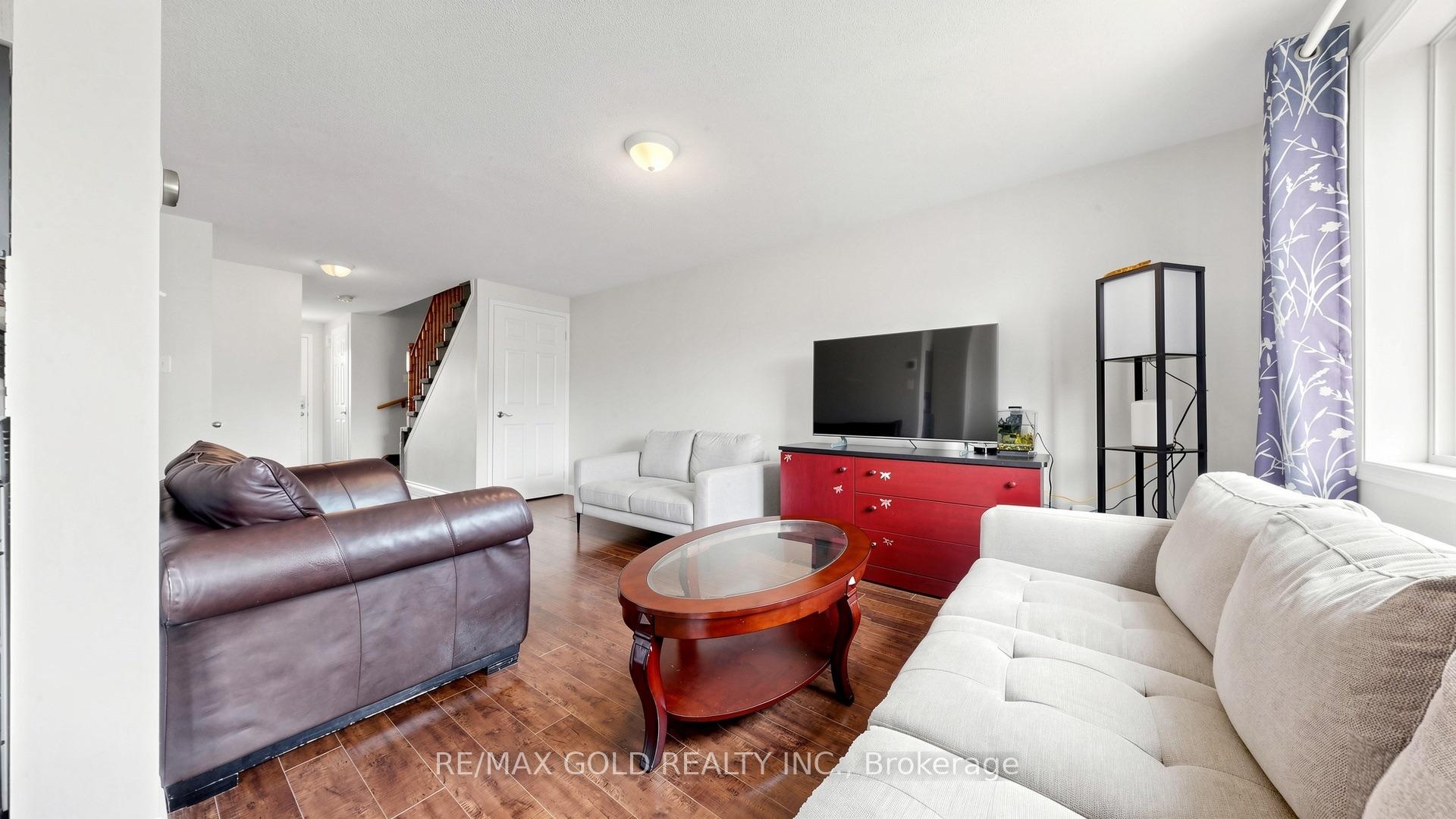 Photo 8 of 29 Srigley Street, Barrie, Holly — HOMEH