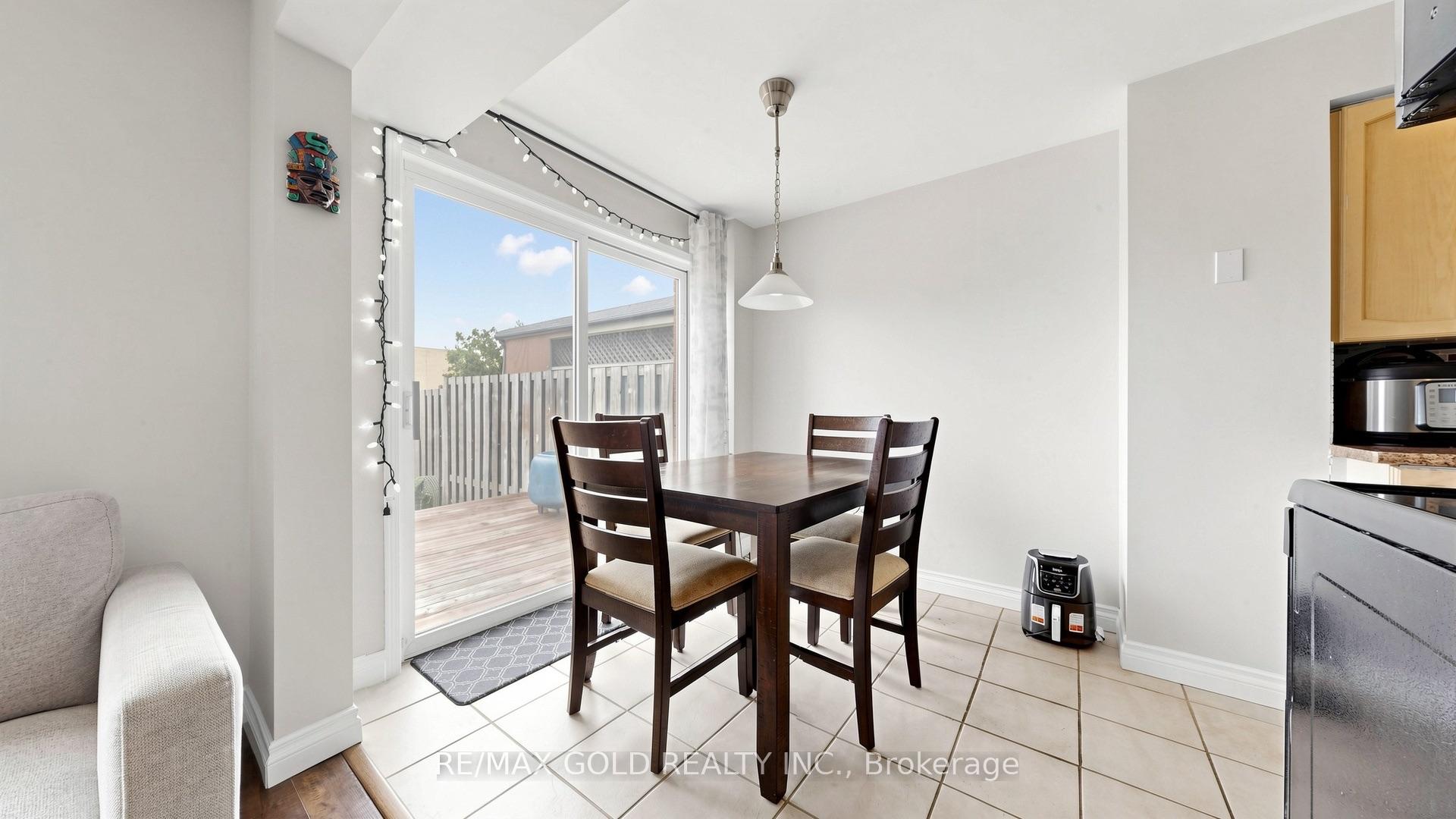 Photo 11 of 29 Srigley Street, Barrie, Holly — HOMEH