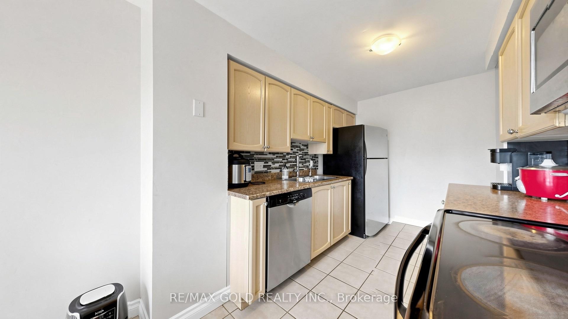 Photo 15 of 29 Srigley Street, Barrie, Holly — HOMEH