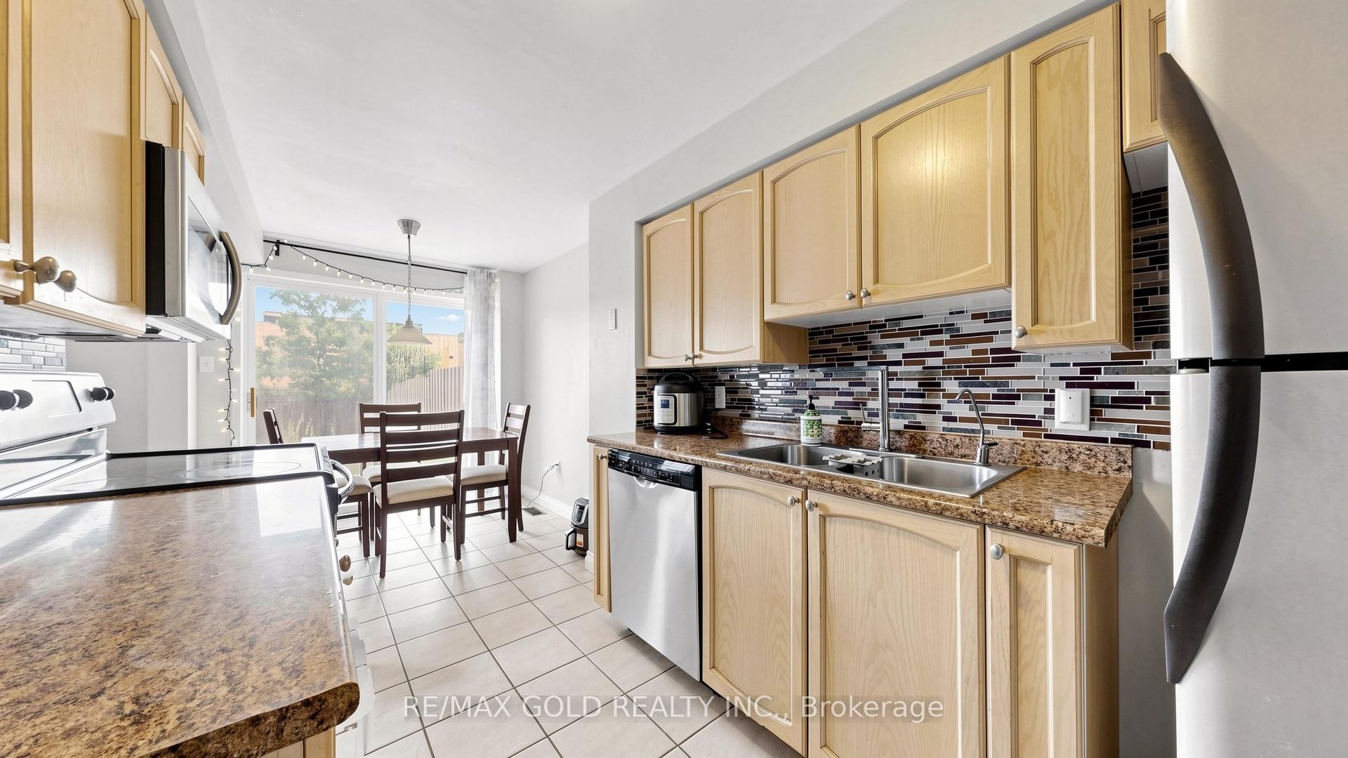 Photo 17 of 29 Srigley Street, Barrie, Holly — HOMEH