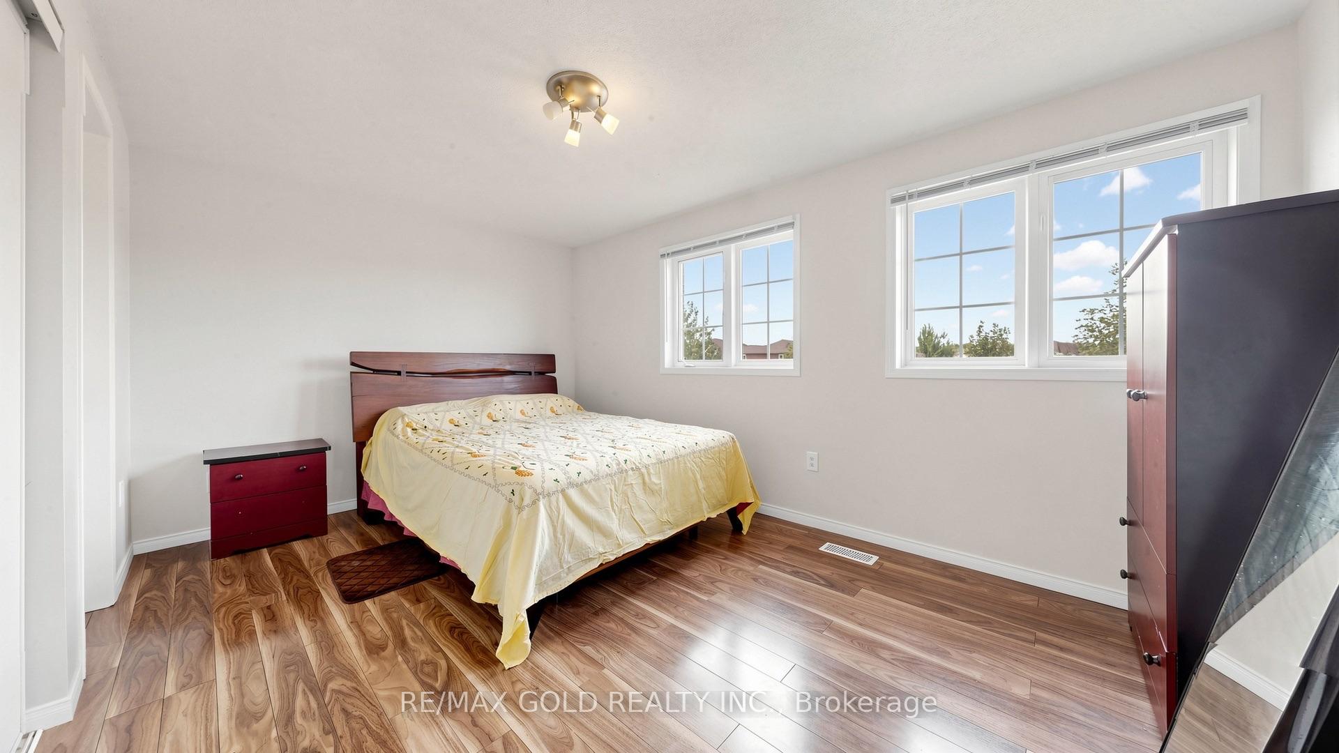 Photo 22 of 29 Srigley Street, Barrie, Holly — HOMEH