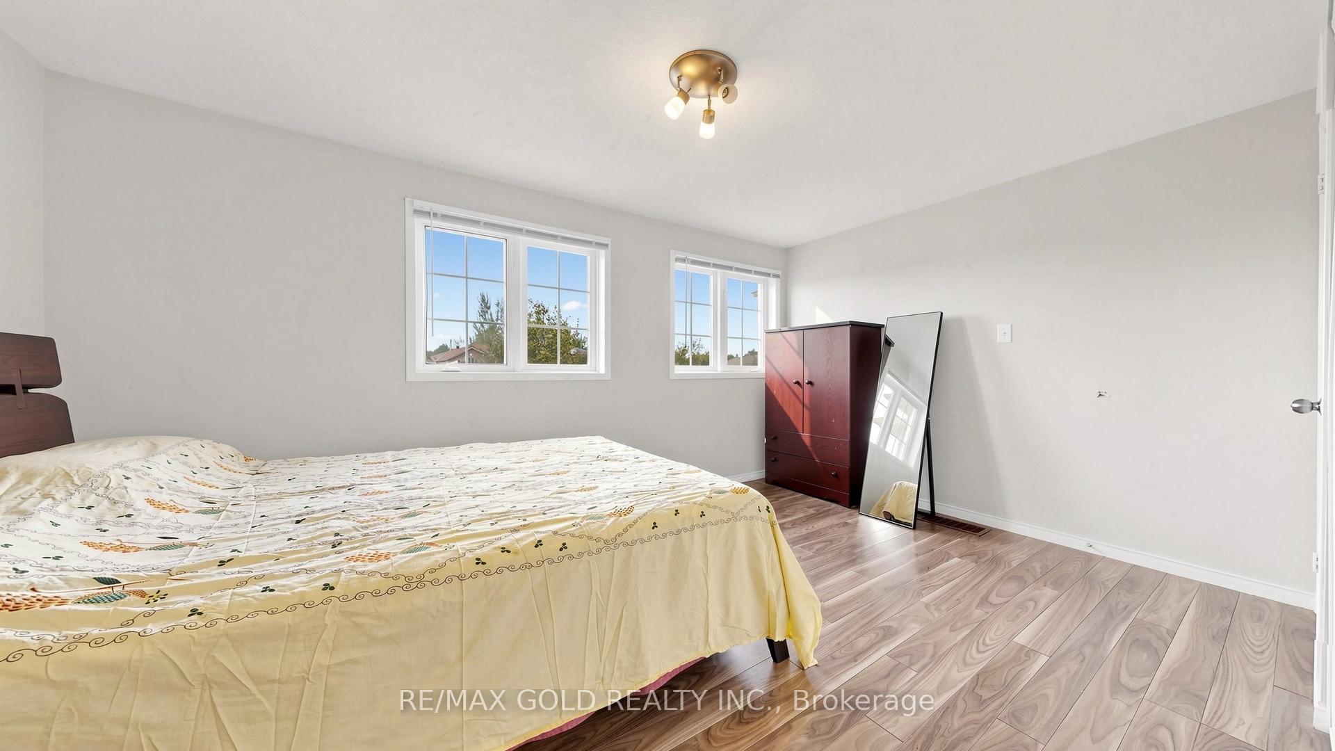 Photo 23 of 29 Srigley Street, Barrie, Holly — HOMEH