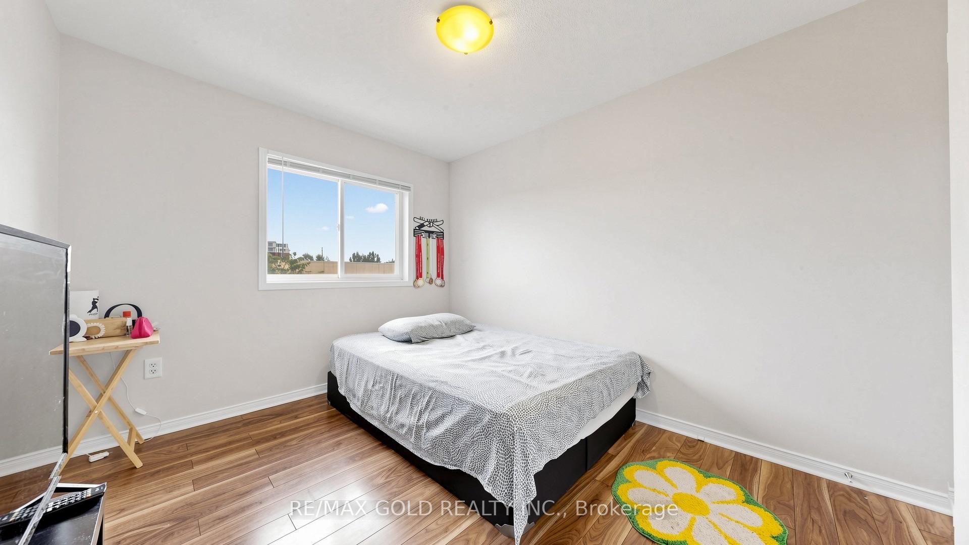 Photo 26 of 29 Srigley Street, Barrie, Holly — HOMEH