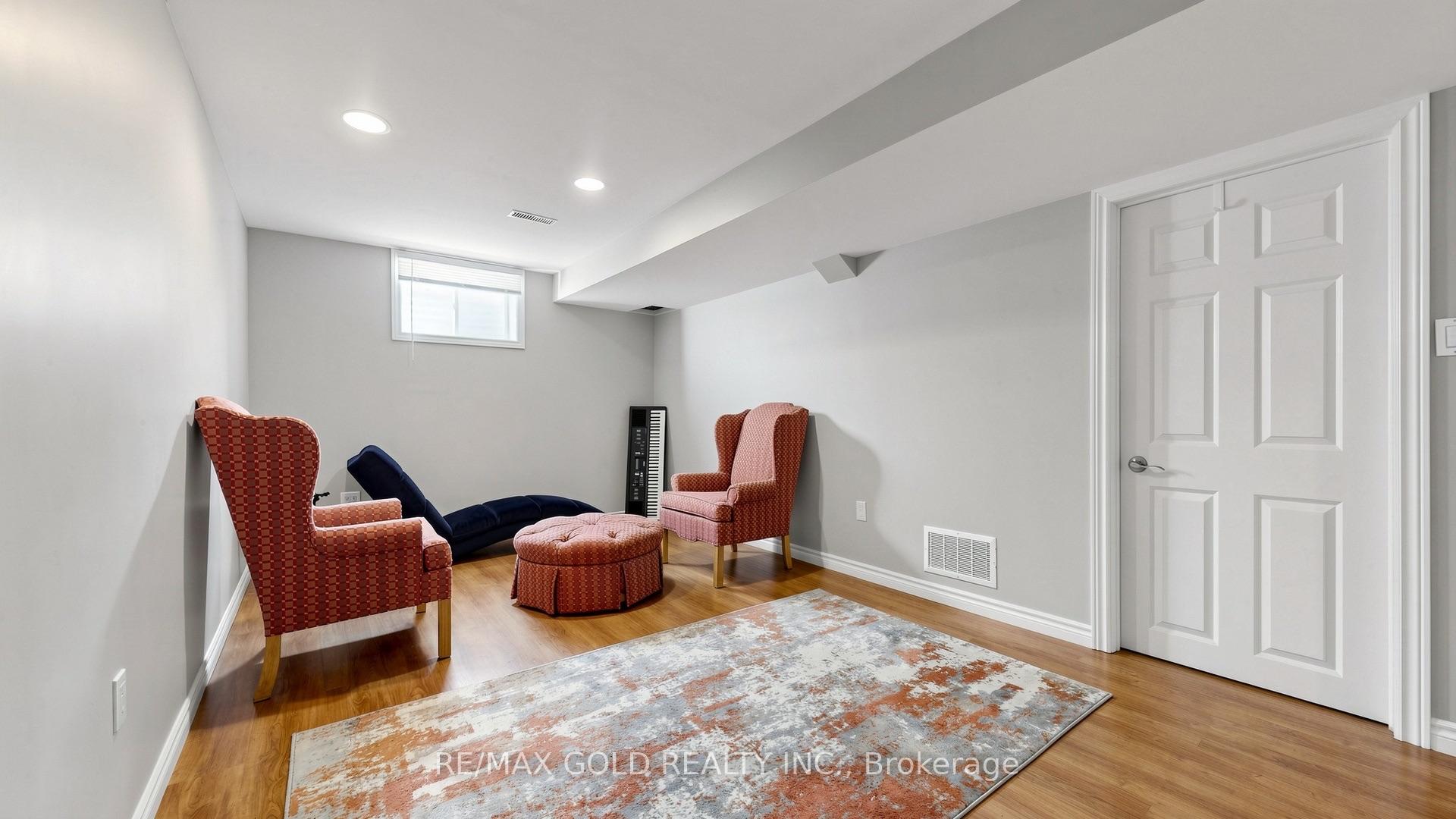 Photo 32 of 29 Srigley Street, Barrie, Holly — HOMEH