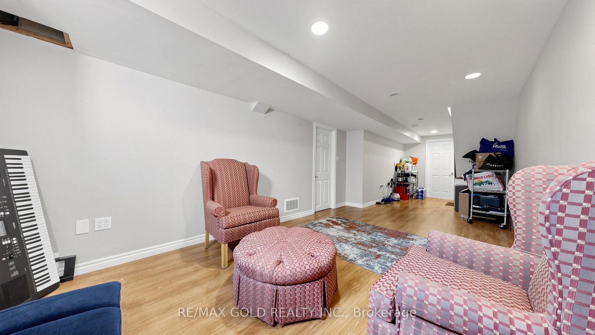 Photo 36 of 29 Srigley Street, Barrie, Holly — HOMEH