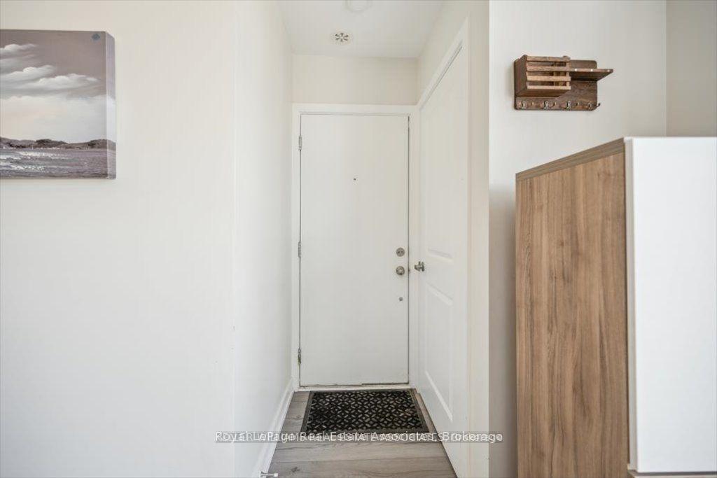 Photo 3 of Unit 204, 3058 Sixth Line, Oakville, Glenorchy — HOMEH
