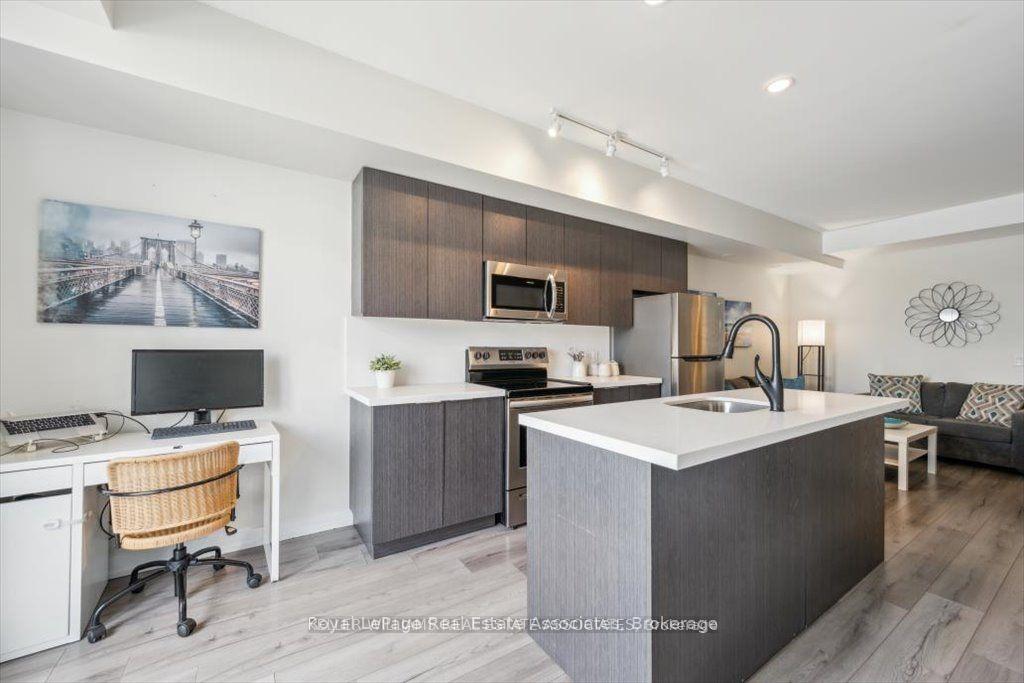 Photo 6 of Unit 204, 3058 Sixth Line, Oakville, Glenorchy — HOMEH