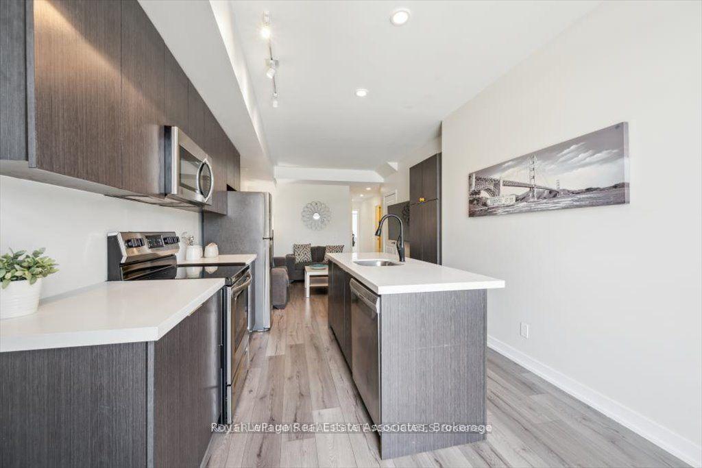Photo 8 of Unit 204, 3058 Sixth Line, Oakville, Glenorchy — HOMEH