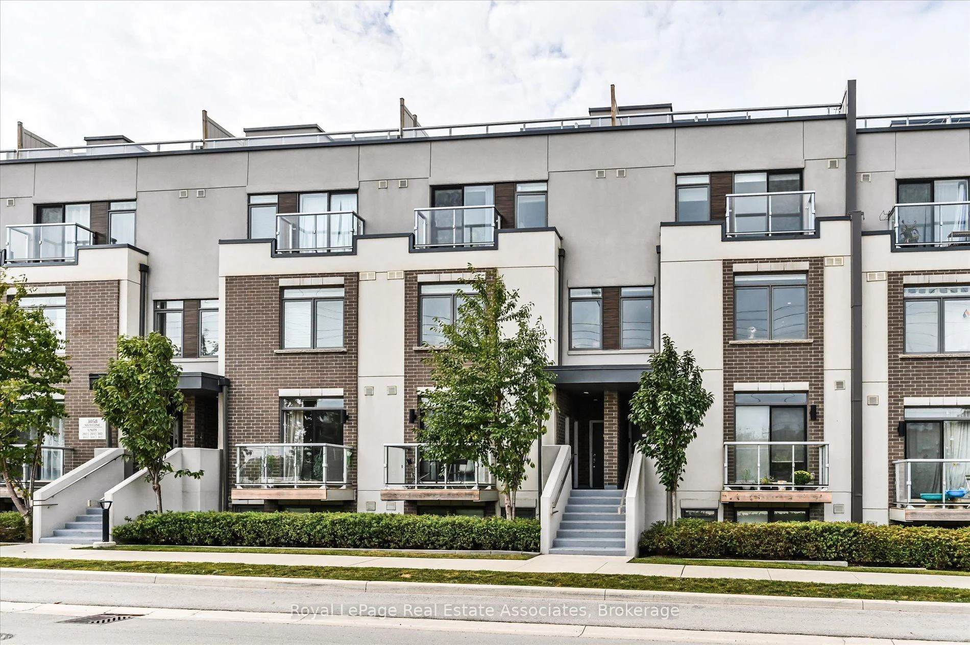 Photo 5 of Unit 204, 3058 Sixth Line, Oakville, Glenorchy — HOMEH