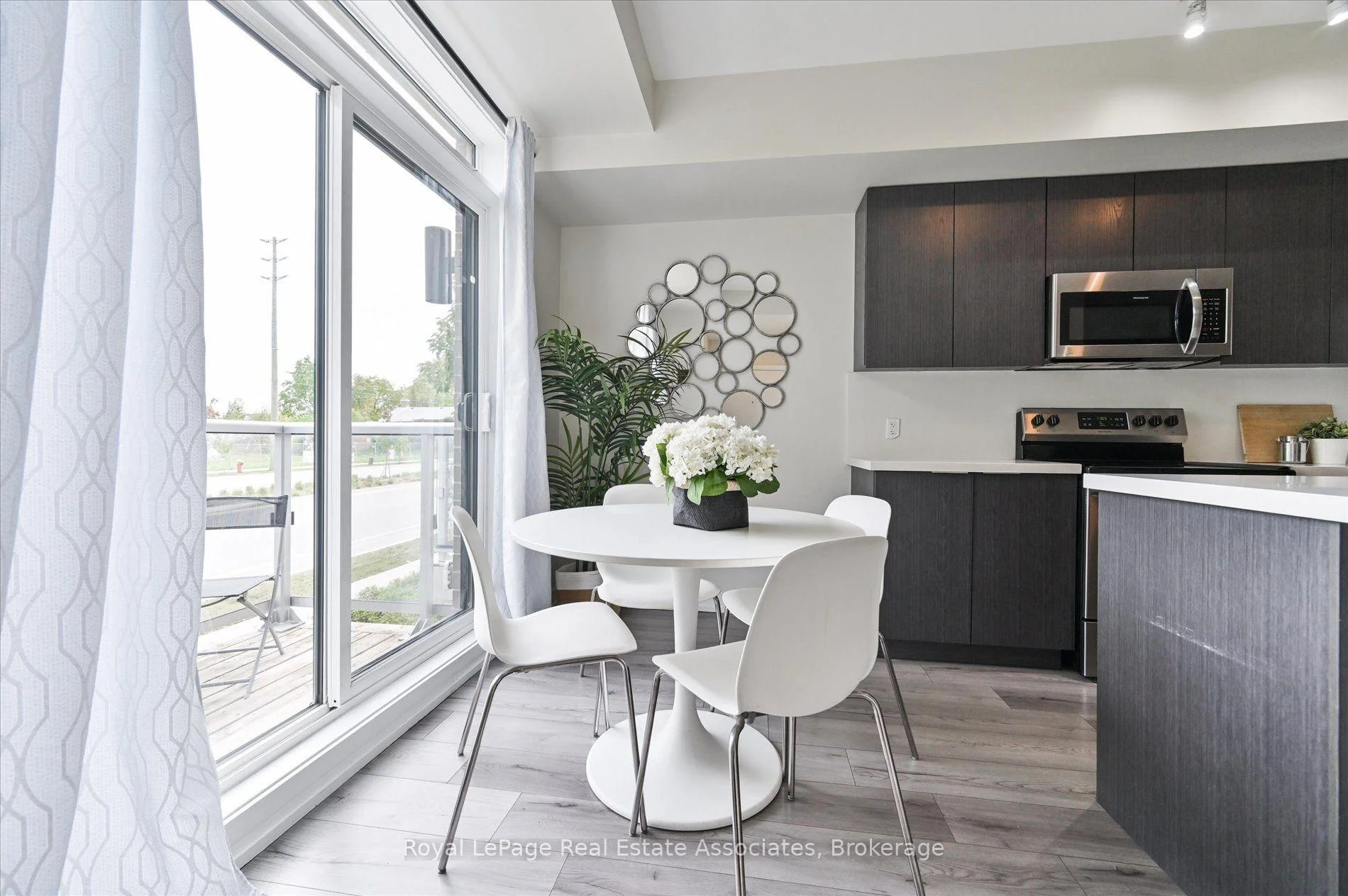 Photo 9 of Unit 204, 3058 Sixth Line, Oakville, Glenorchy — HOMEH