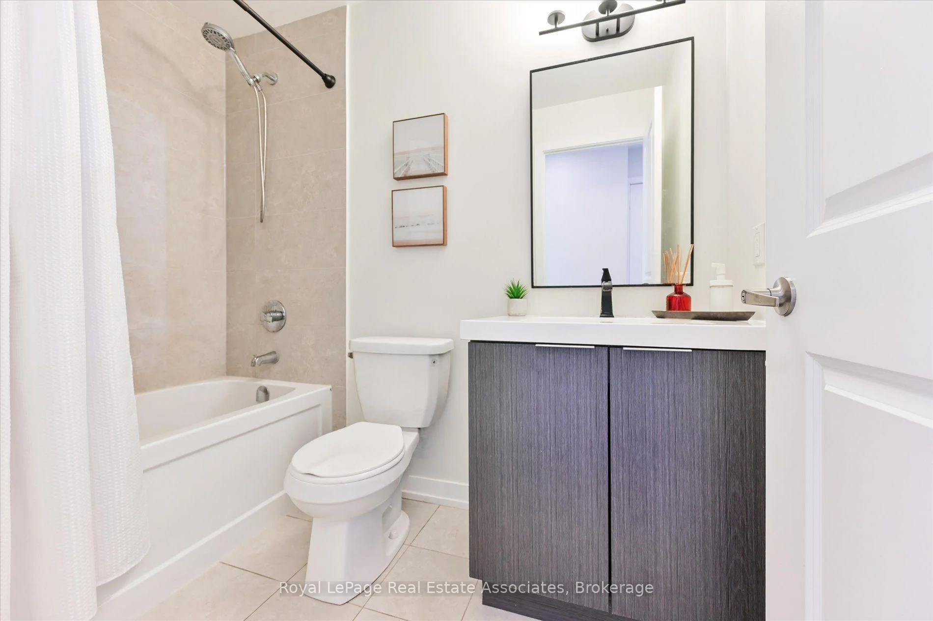 Photo 30 of Unit 204, 3058 Sixth Line, Oakville, Glenorchy — HOMEH