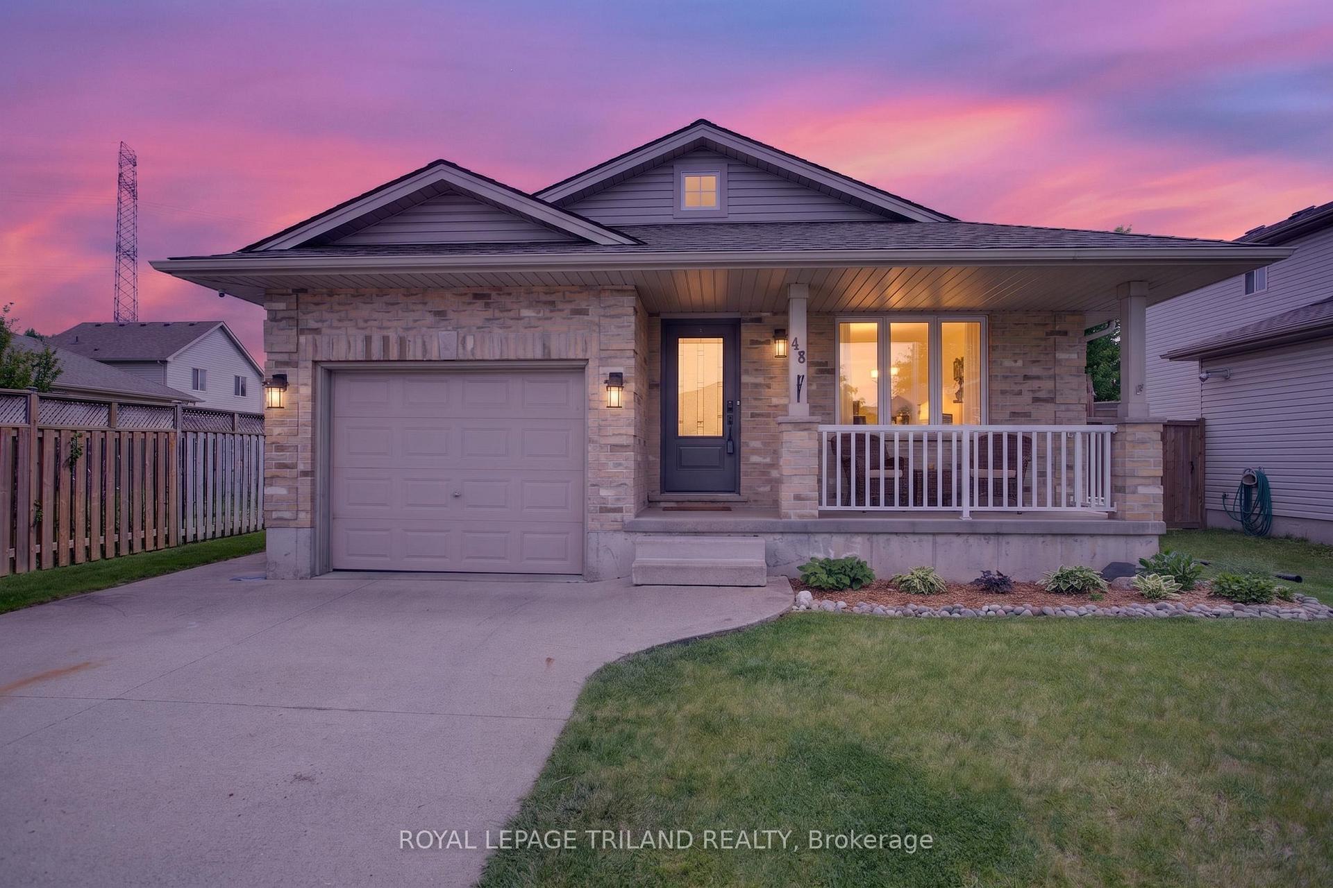 Photo 2 of 48 Cottonwood Drive, St. Thomas — HOMEH