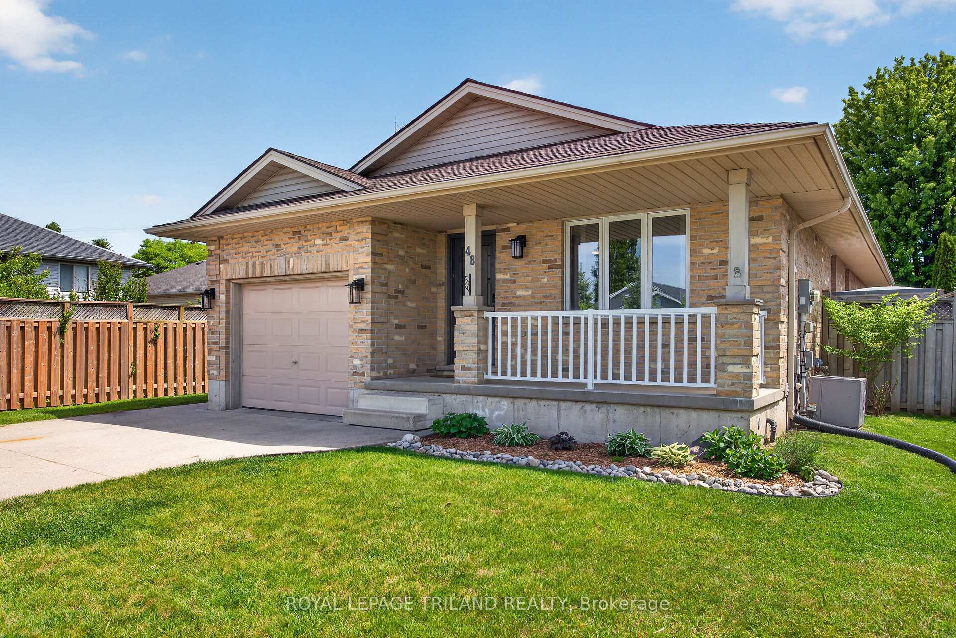 Photo 4 of 48 Cottonwood Drive, St. Thomas — HOMEH
