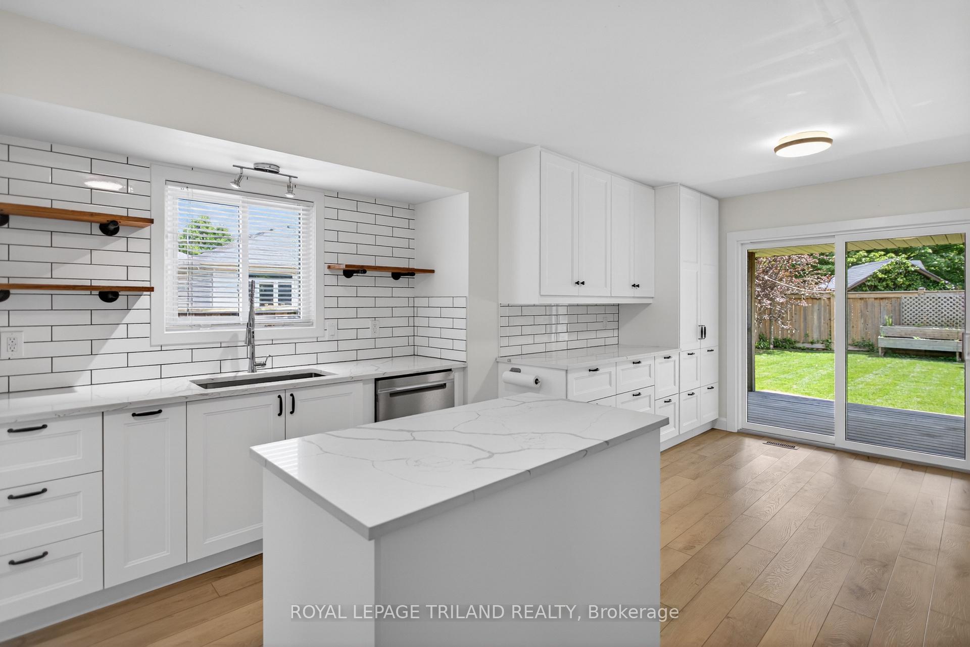 Photo 9 of 48 Cottonwood Drive, St. Thomas — HOMEH