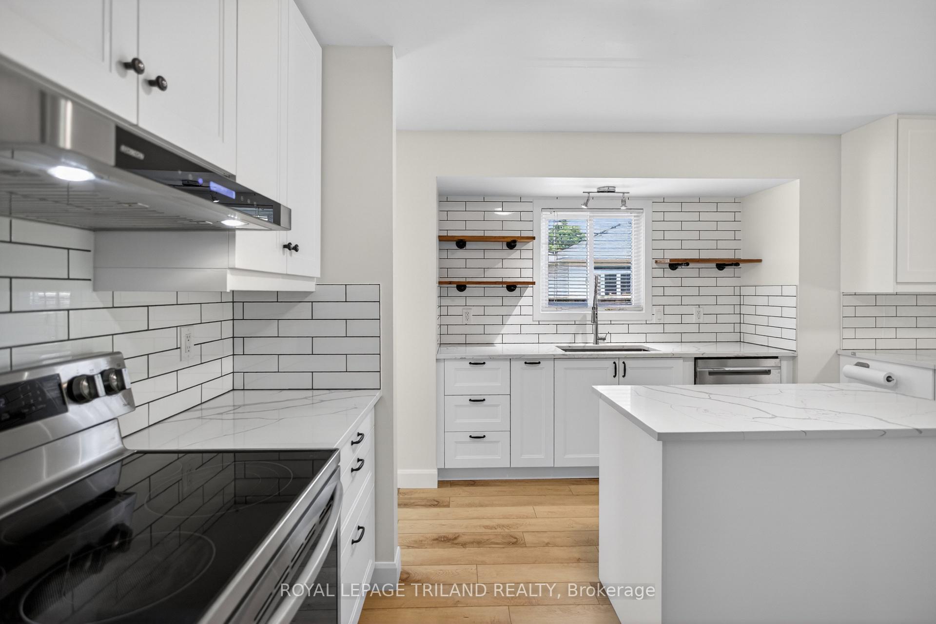 Photo 10 of 48 Cottonwood Drive, St. Thomas — HOMEH