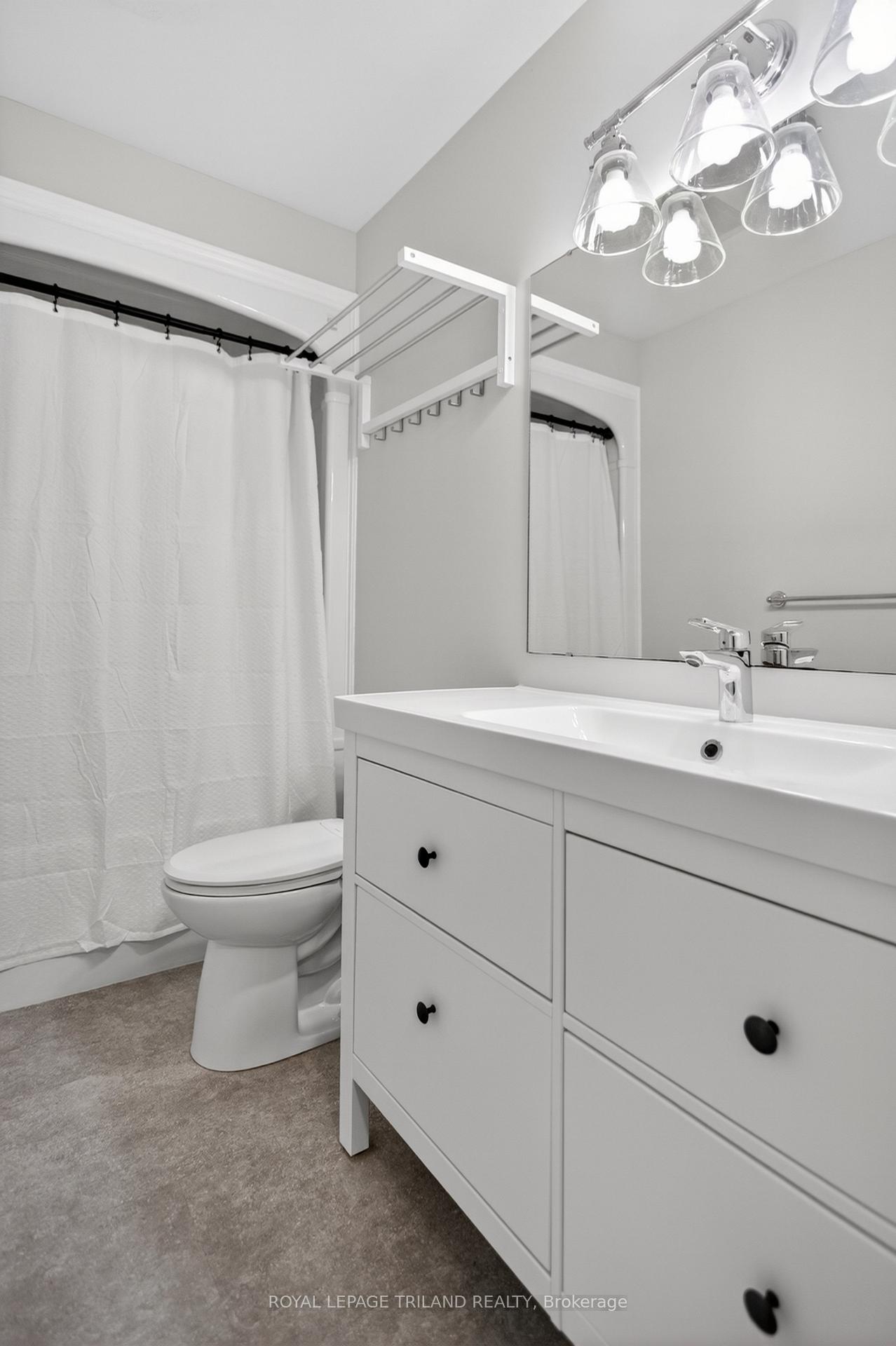 Photo 28 of 48 Cottonwood Drive, St. Thomas — HOMEH