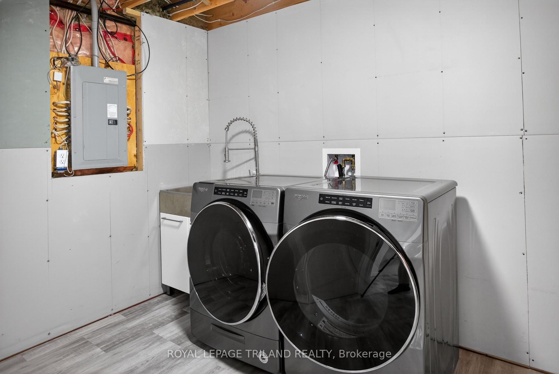 Photo 42 of 48 Cottonwood Drive, St. Thomas — HOMEH