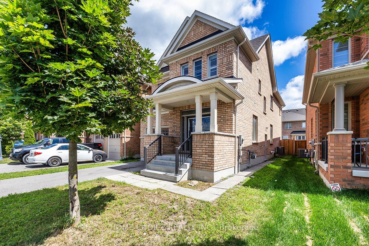 Photo 2 of 427 Windsfields Farm Drive W, Oshawa, Windfields — HOMEH