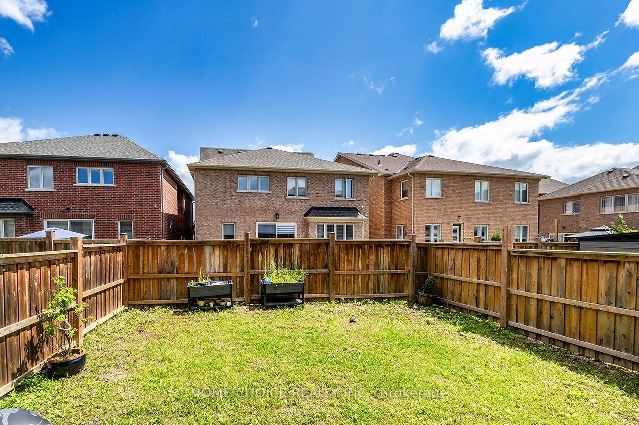 Photo 37 of 427 Windsfields Farm Drive W, Oshawa, Windfields — HOMEH