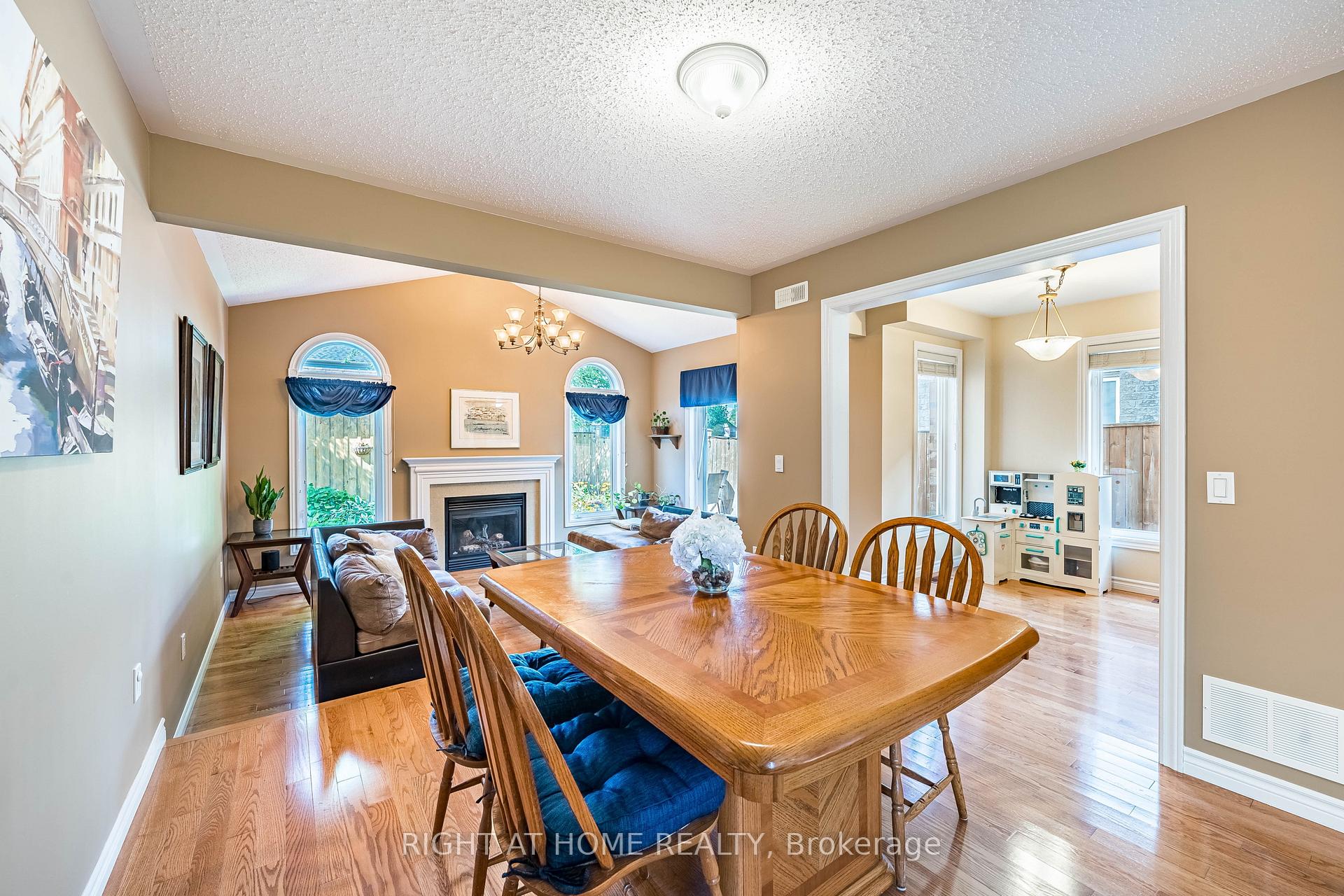 Photo 6 of 1352 Wadebridge Crescent, Oshawa, Eastdale — HOMEH