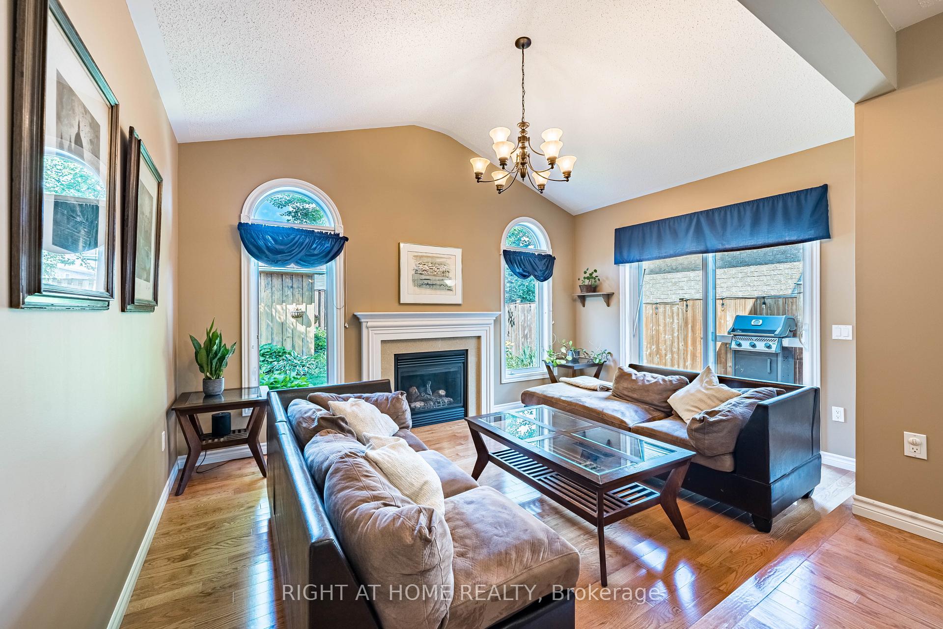 Photo 7 of 1352 Wadebridge Crescent, Oshawa, Eastdale — HOMEH
