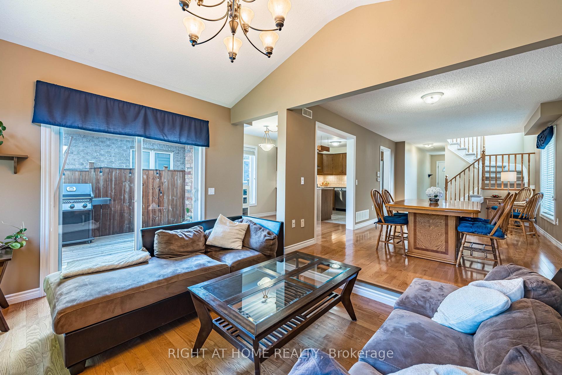Photo 10 of 1352 Wadebridge Crescent, Oshawa, Eastdale — HOMEH