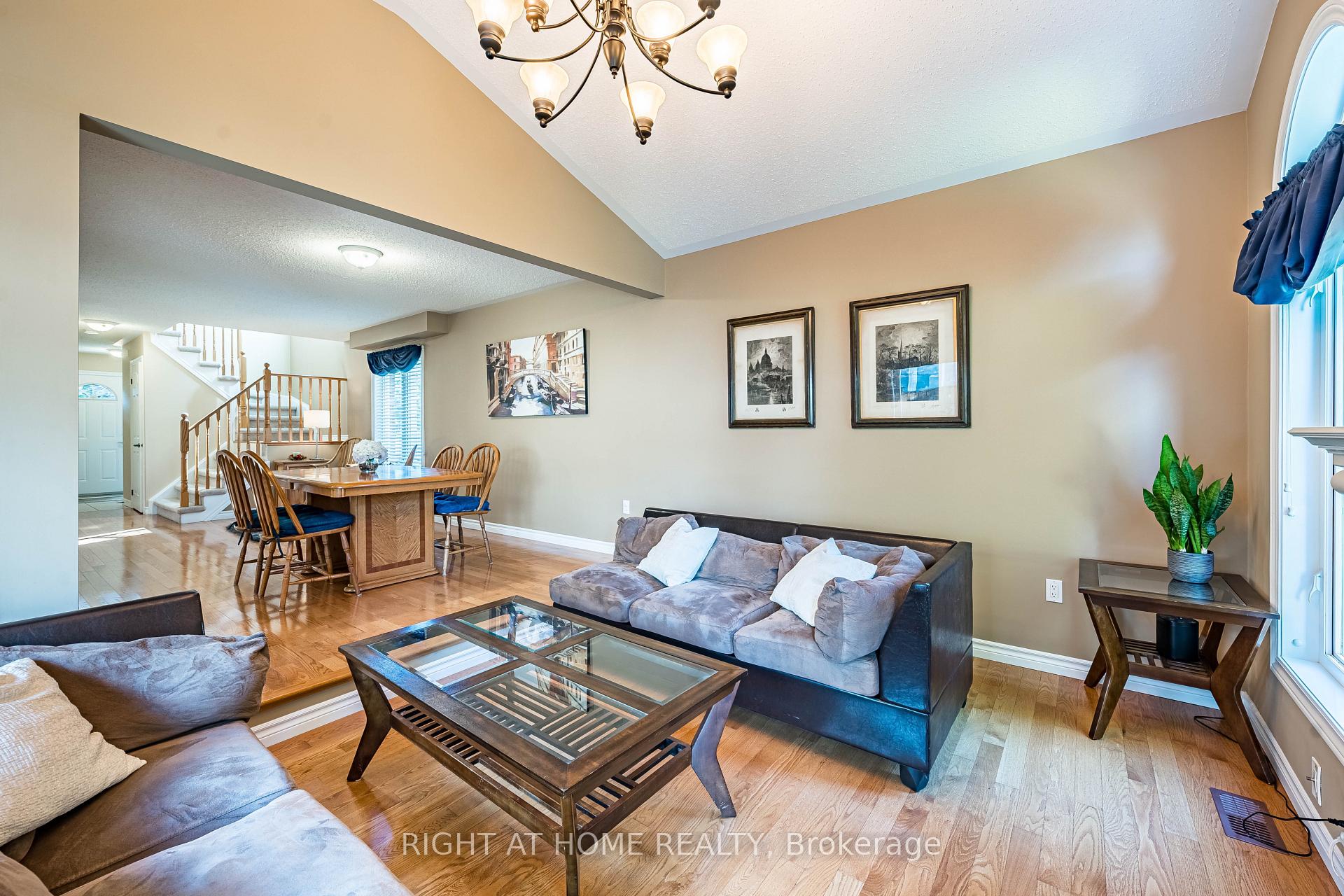 Photo 15 of 1352 Wadebridge Crescent, Oshawa, Eastdale — HOMEH