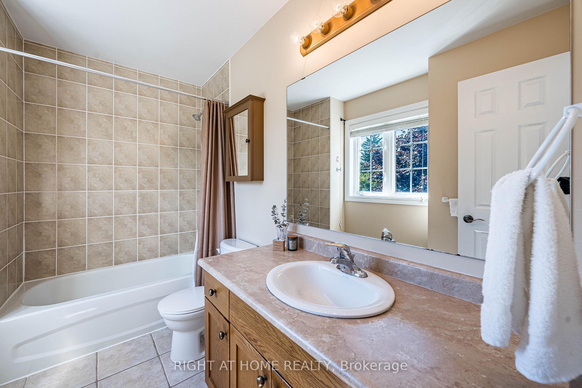 Photo 22 of 1352 Wadebridge Crescent, Oshawa, Eastdale — HOMEH