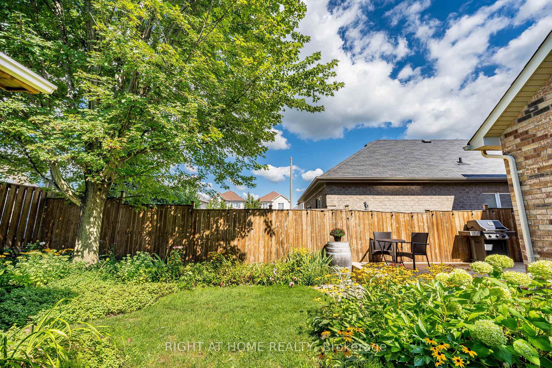 Photo 38 of 1352 Wadebridge Crescent, Oshawa, Eastdale — HOMEH
