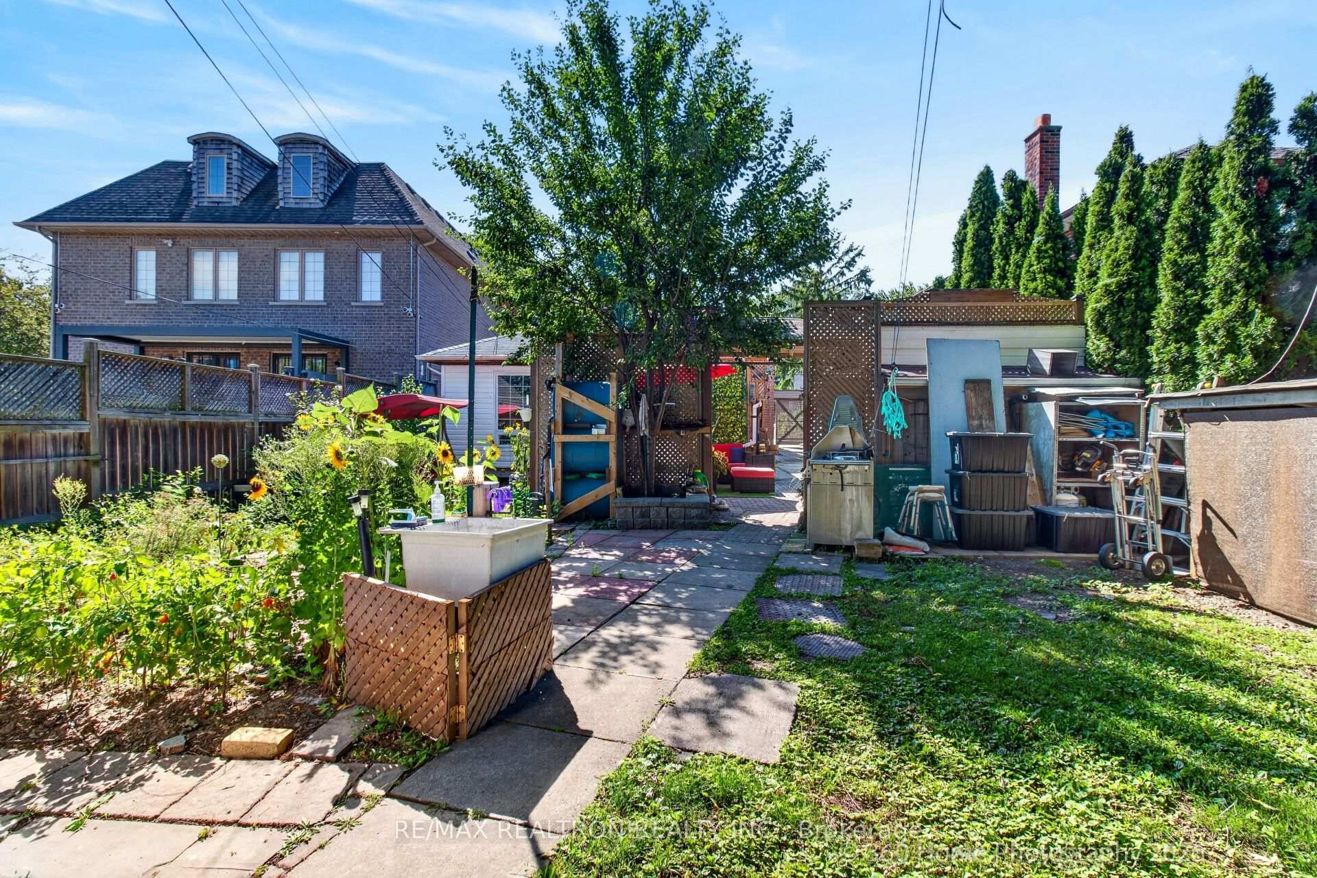 Photo 4 of 84 Ranee Avenue, Toronto, Englemount-Lawrence — HOMEH