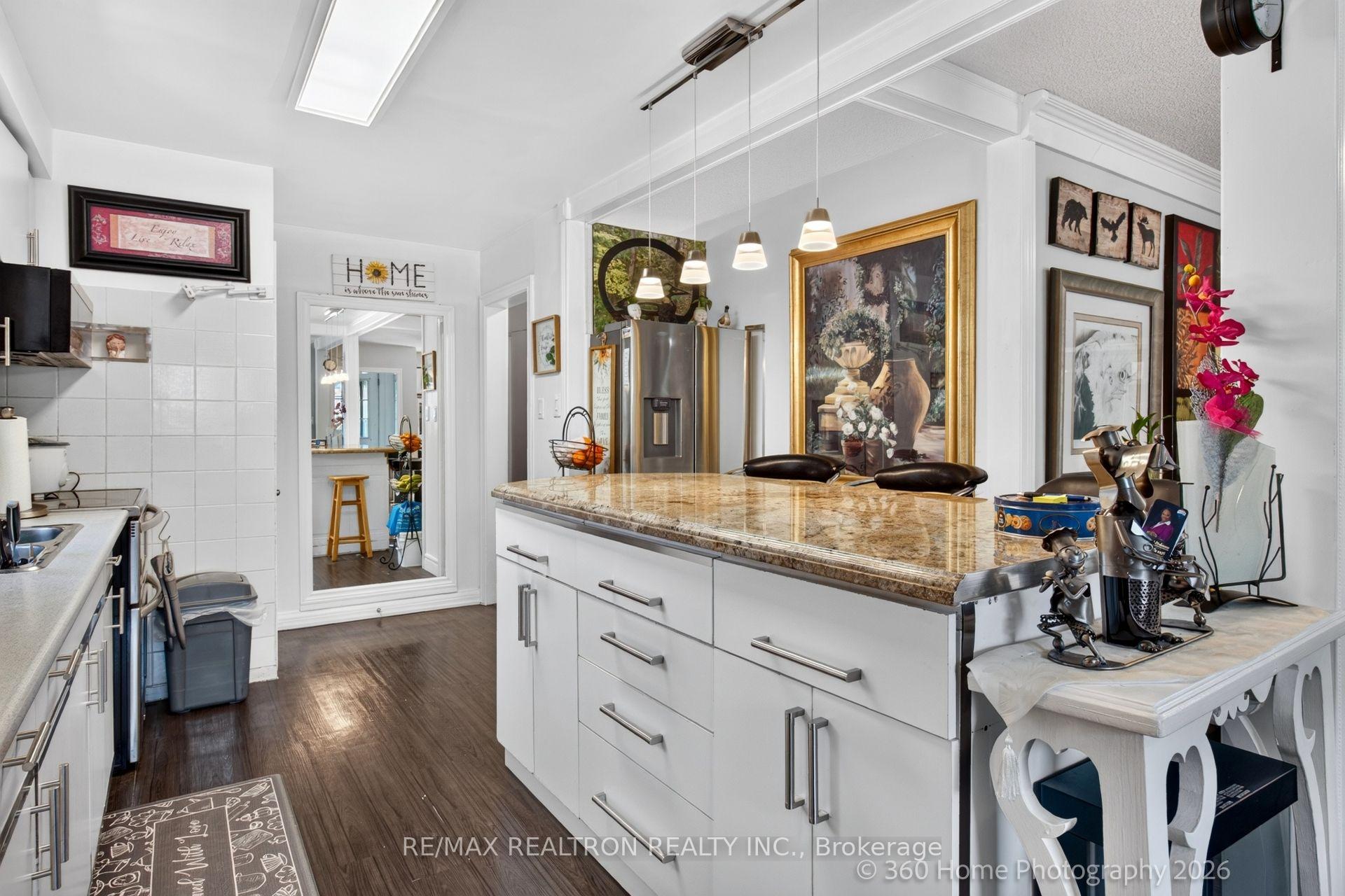 Photo 6 of 84 Ranee Avenue, Toronto, Englemount-Lawrence — HOMEH