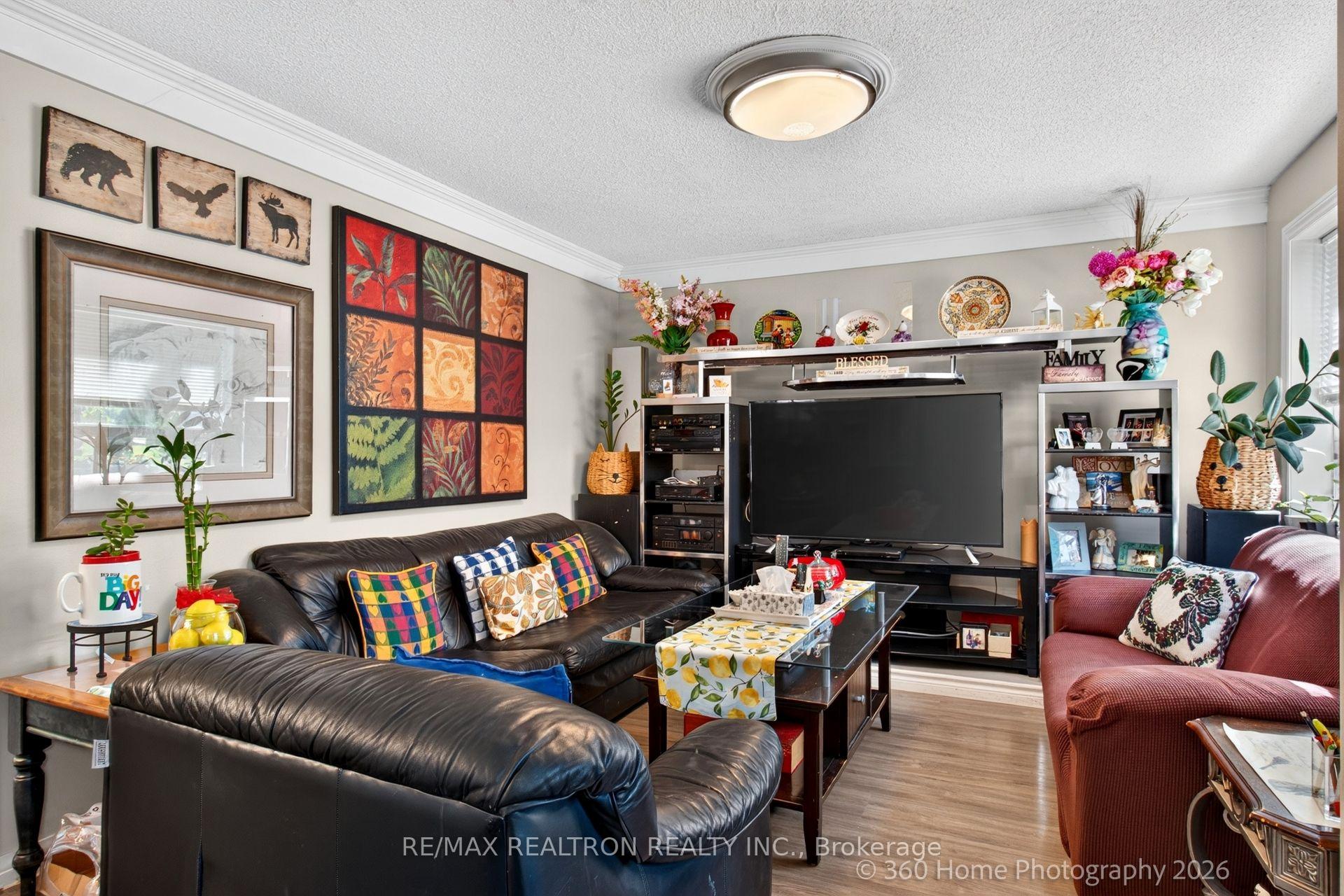Photo 11 of 84 Ranee Avenue, Toronto, Englemount-Lawrence — HOMEH