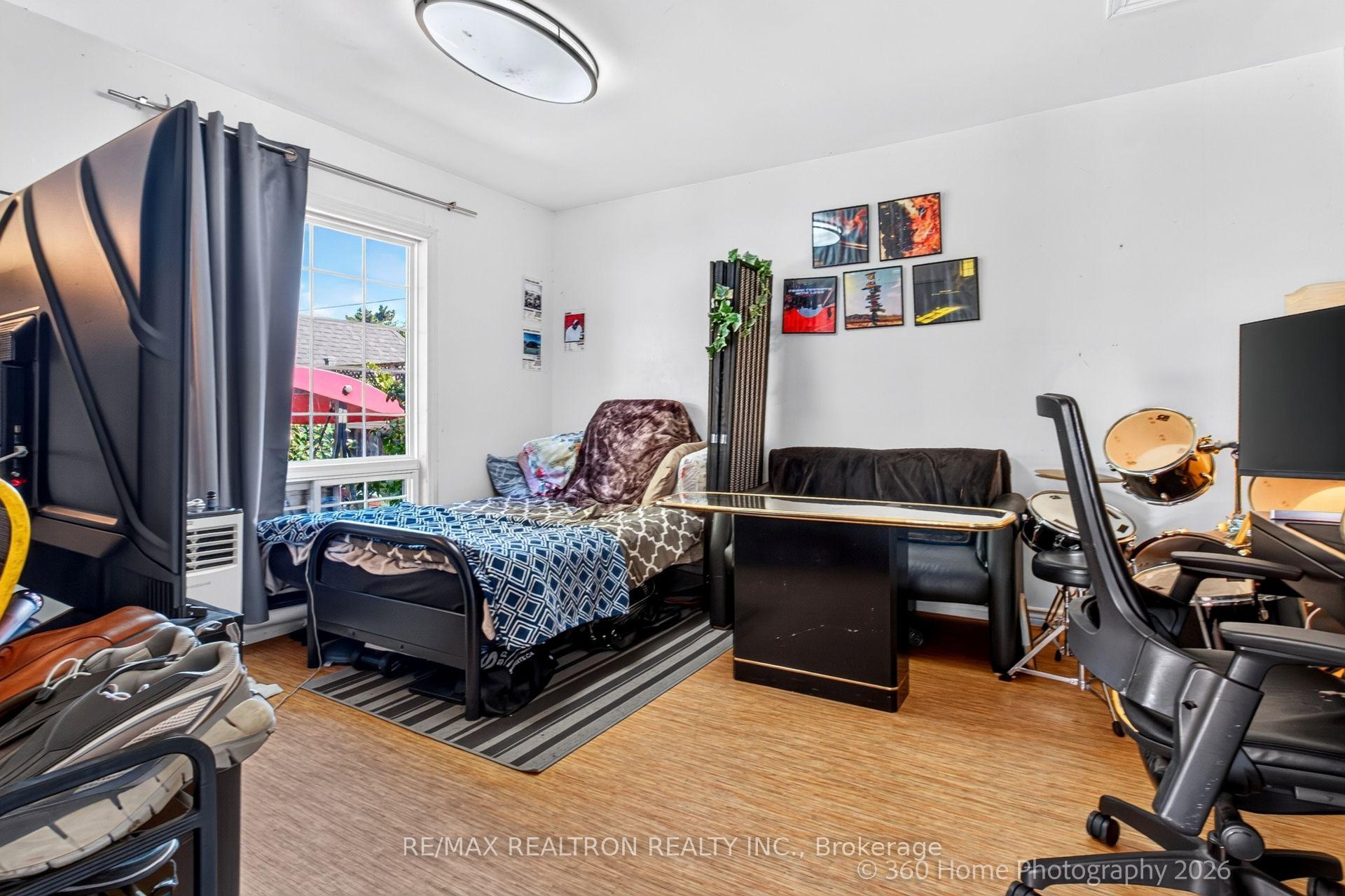 Photo 12 of 84 Ranee Avenue, Toronto, Englemount-Lawrence — HOMEH