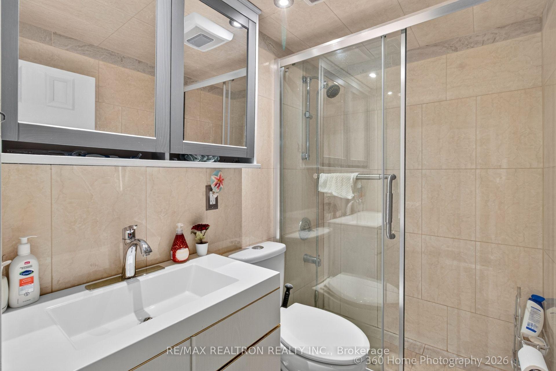 Photo 18 of 84 Ranee Avenue, Toronto, Englemount-Lawrence — HOMEH