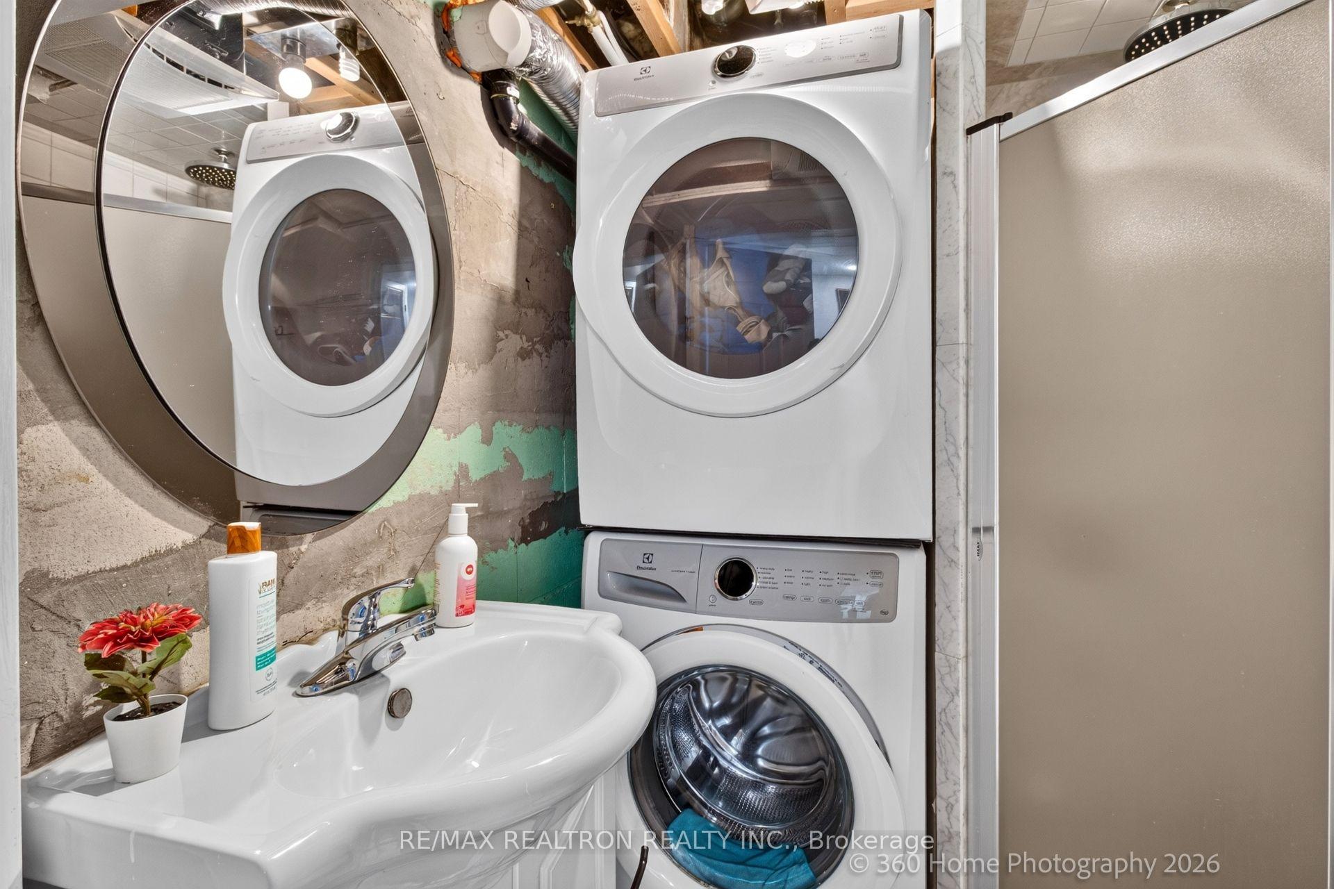 Photo 19 of 84 Ranee Avenue, Toronto, Englemount-Lawrence — HOMEH