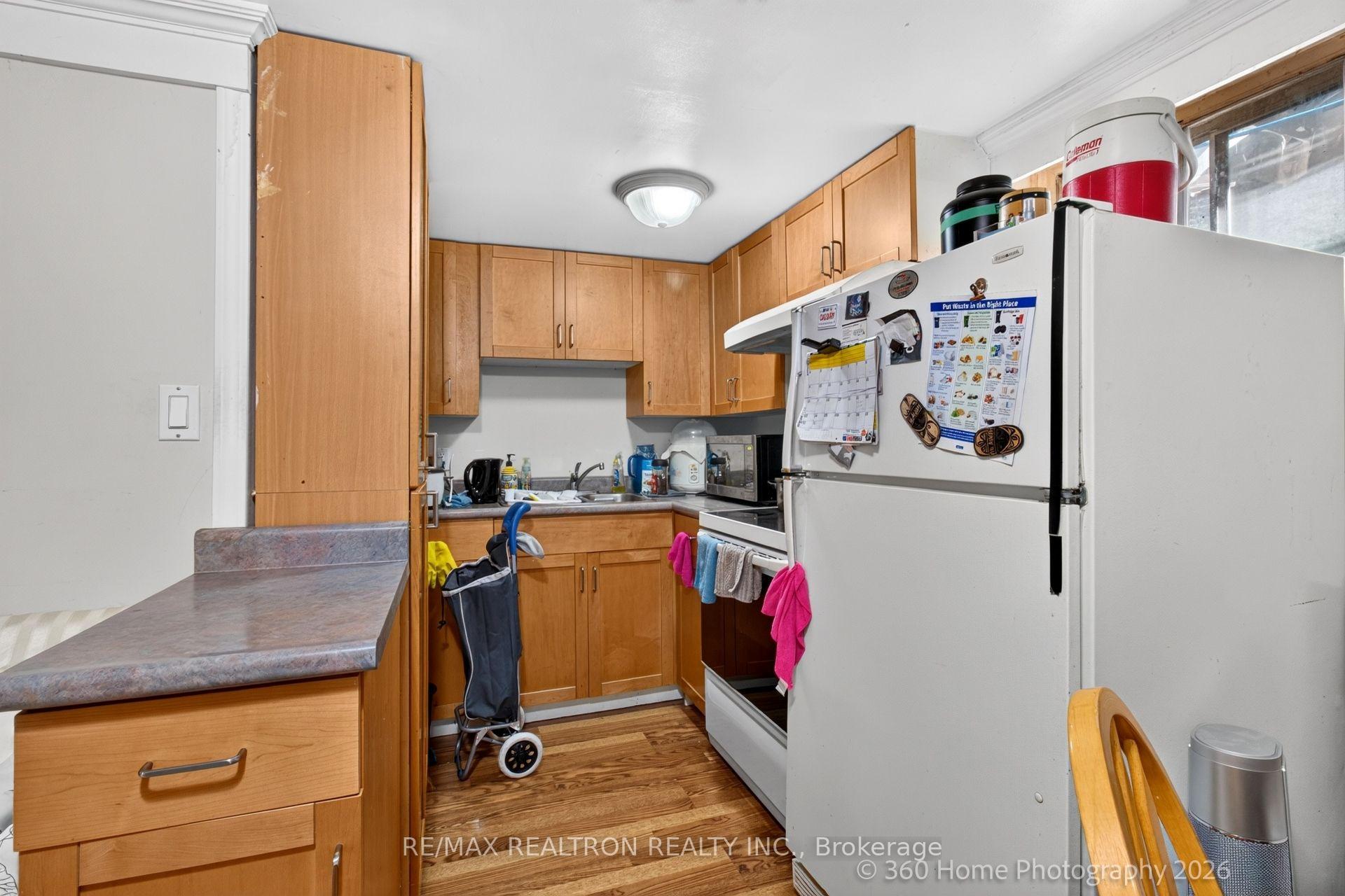 Photo 21 of 84 Ranee Avenue, Toronto, Englemount-Lawrence — HOMEH