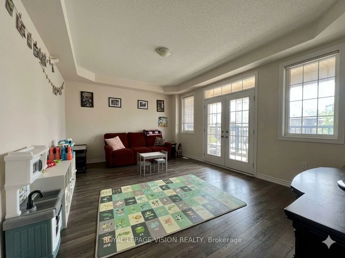 Photo 11 of 1929 Don White Court, Oshawa, Taunton — HOMEH