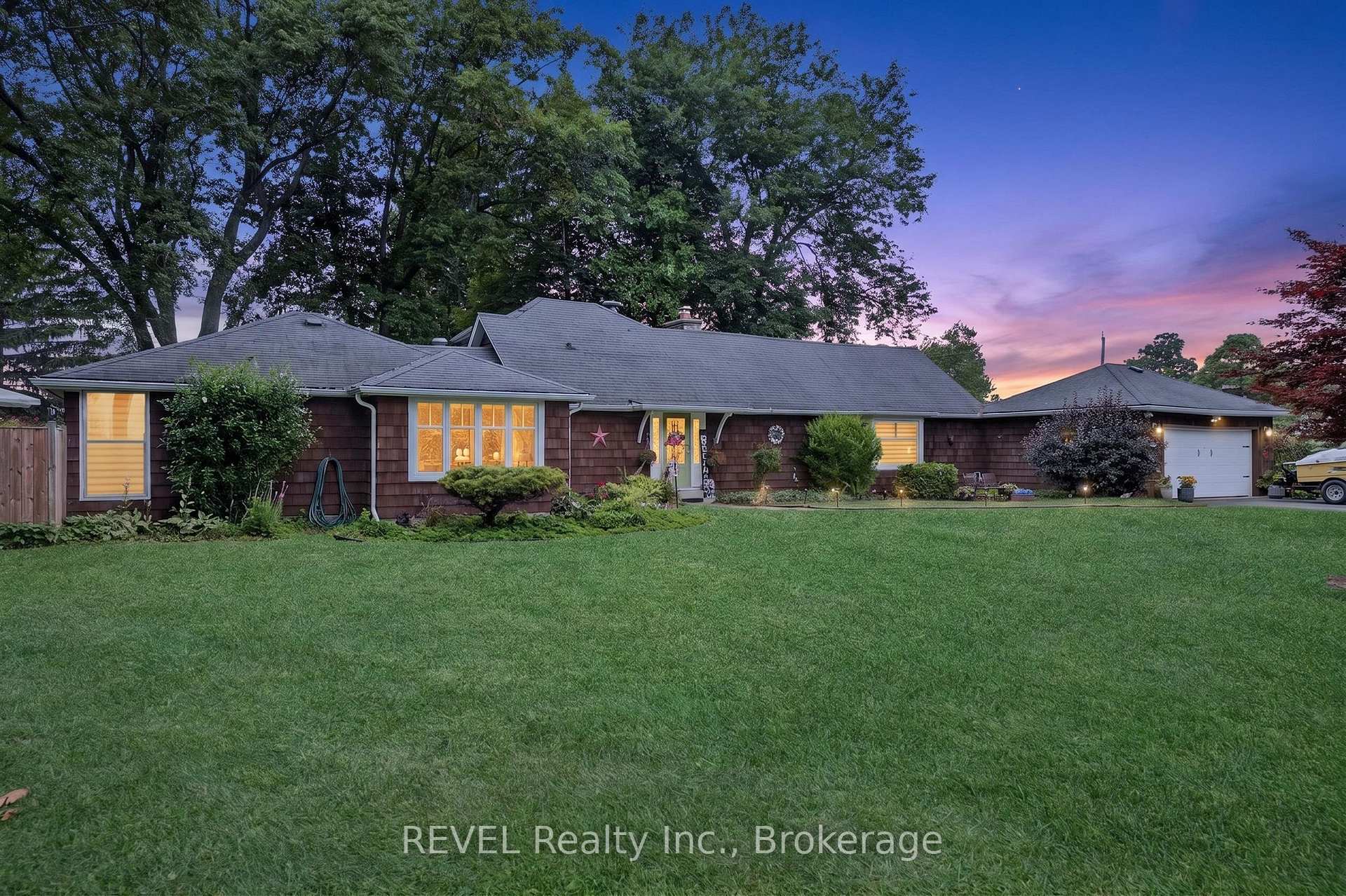 Photo of 2631 Thompson Road