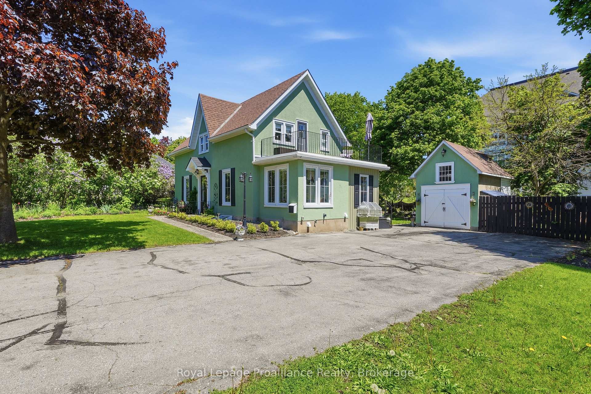 Photo of 195 Maclellan Avenue