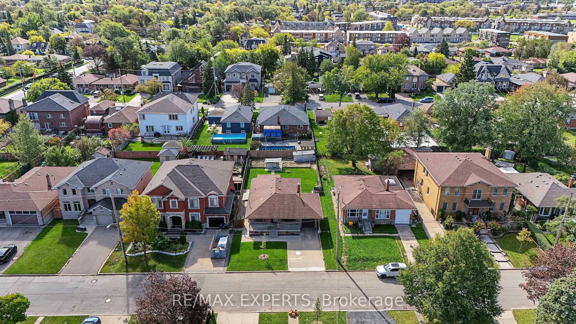 Photo 5 of 129 Sultana Avenue, Toronto, Englemount-Lawrence — HOMEH