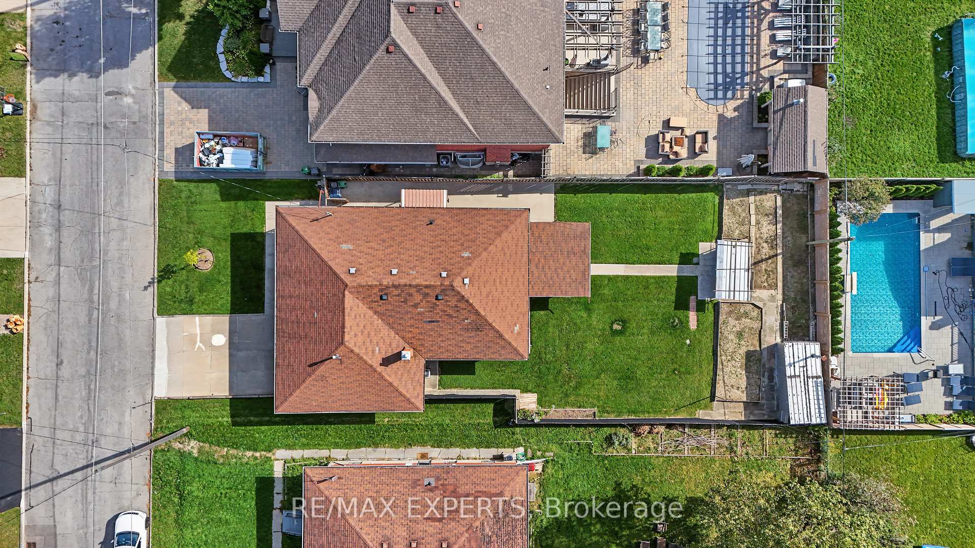 Photo 6 of 129 Sultana Avenue, Toronto, Englemount-Lawrence — HOMEH