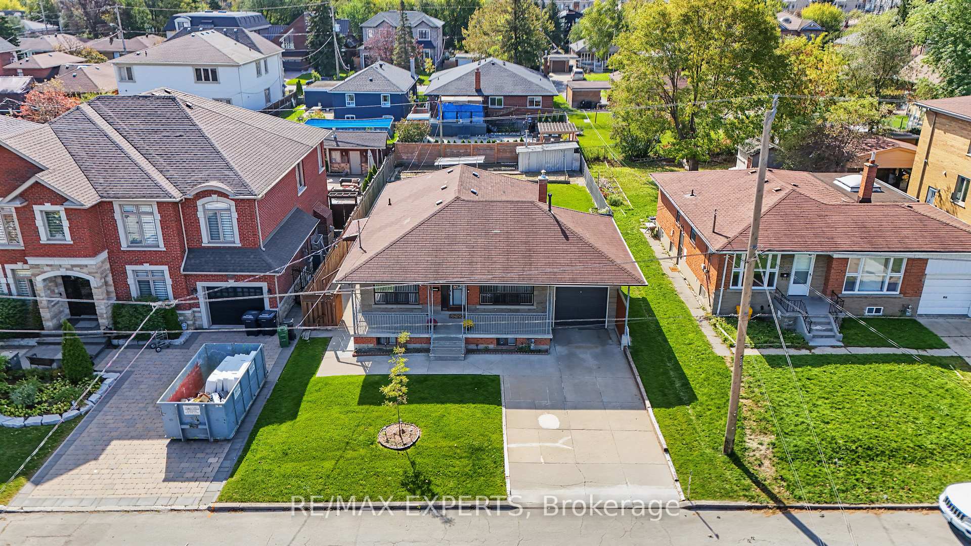 Photo 7 of 129 Sultana Avenue, Toronto, Englemount-Lawrence — HOMEH
