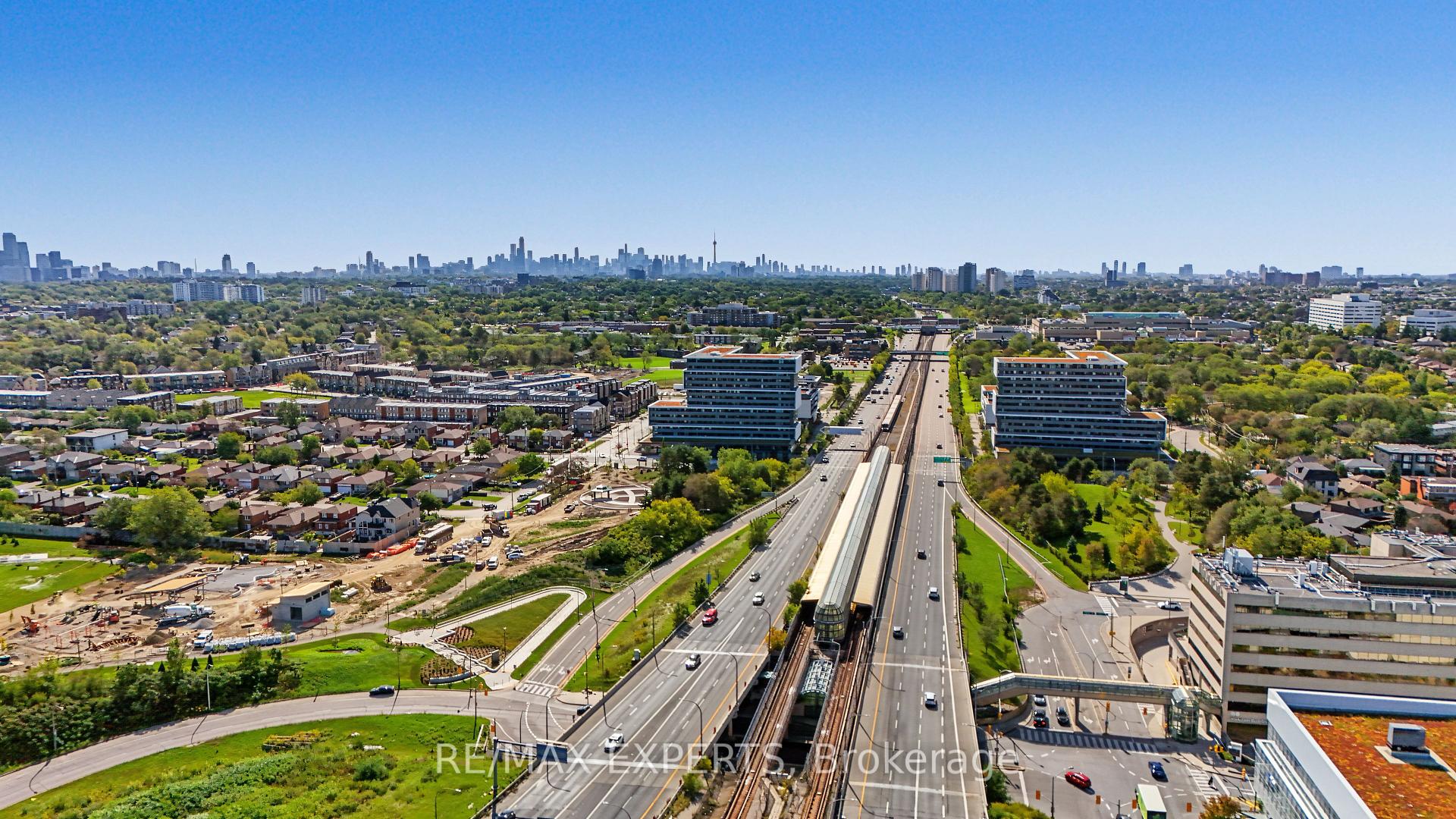 Photo 10 of 129 Sultana Avenue, Toronto, Englemount-Lawrence — HOMEH