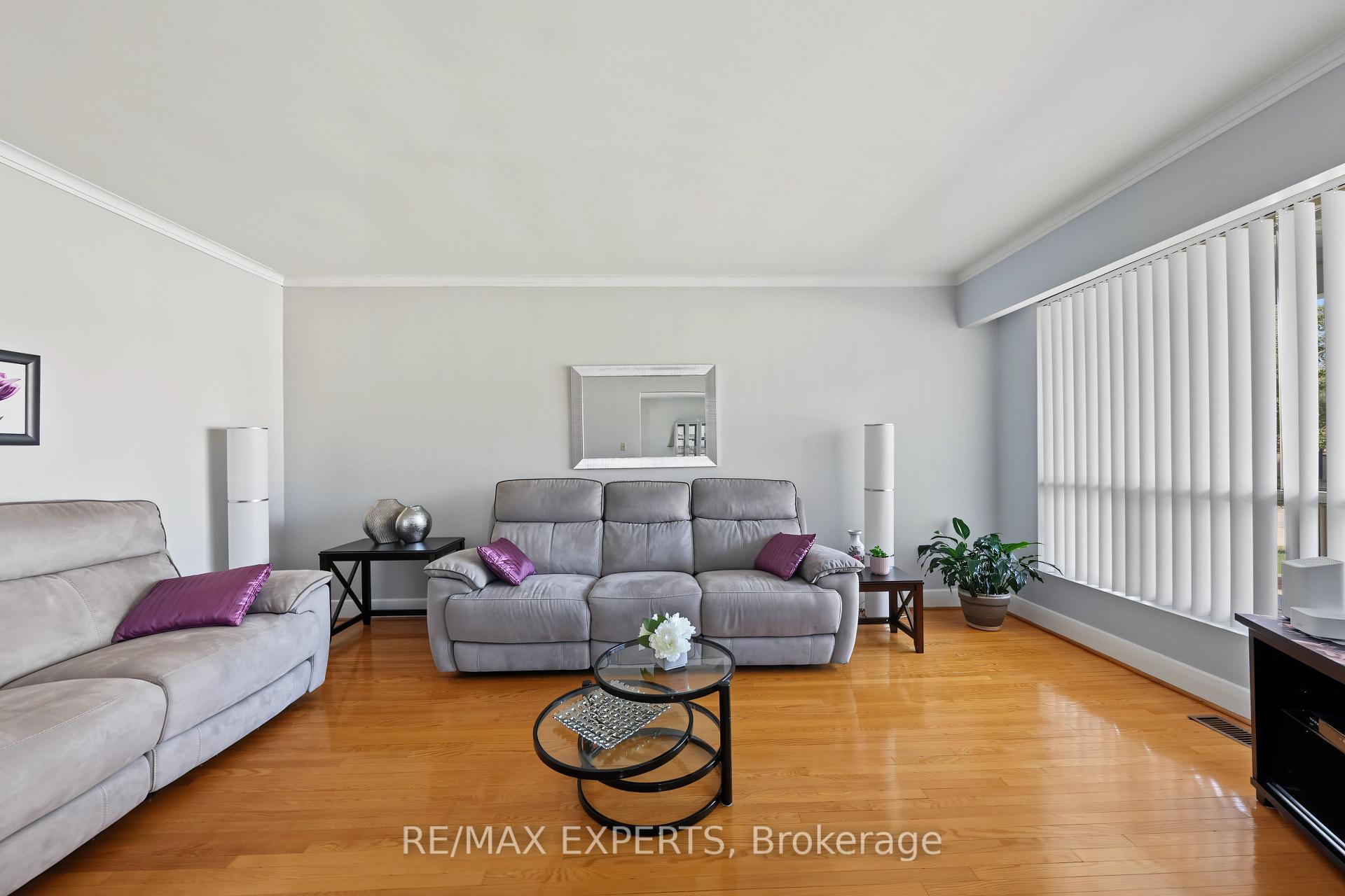 Photo 18 of 129 Sultana Avenue, Toronto, Englemount-Lawrence — HOMEH