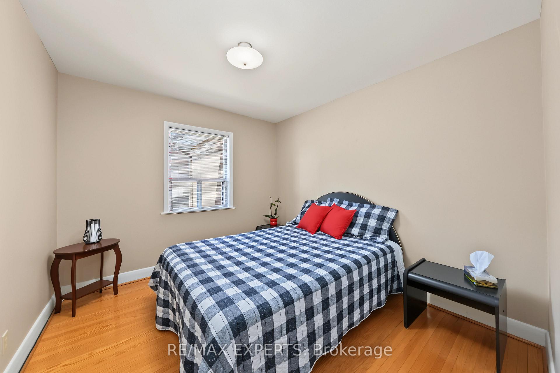 Photo 24 of 129 Sultana Avenue, Toronto, Englemount-Lawrence — HOMEH