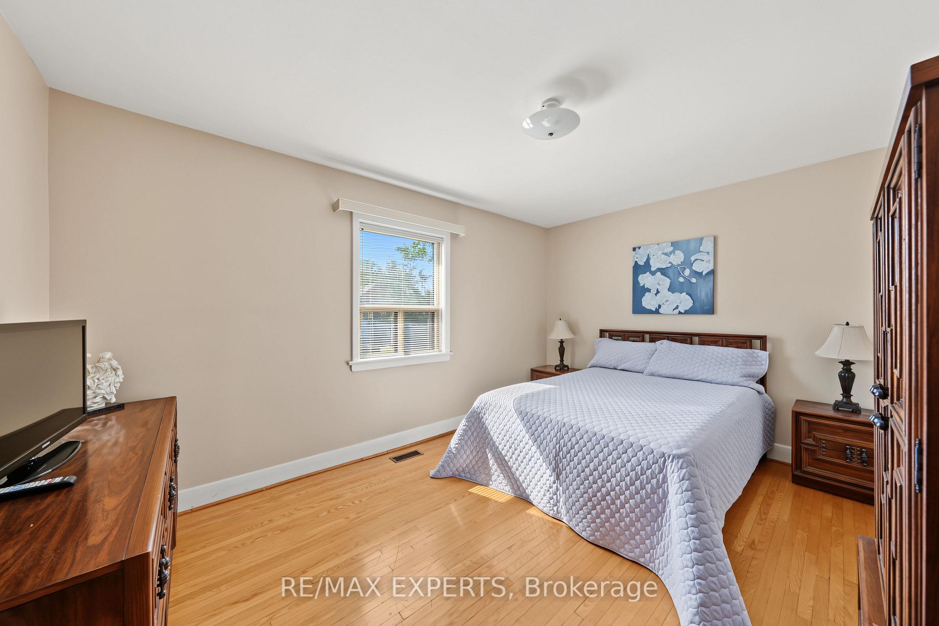 Photo 25 of 129 Sultana Avenue, Toronto, Englemount-Lawrence — HOMEH
