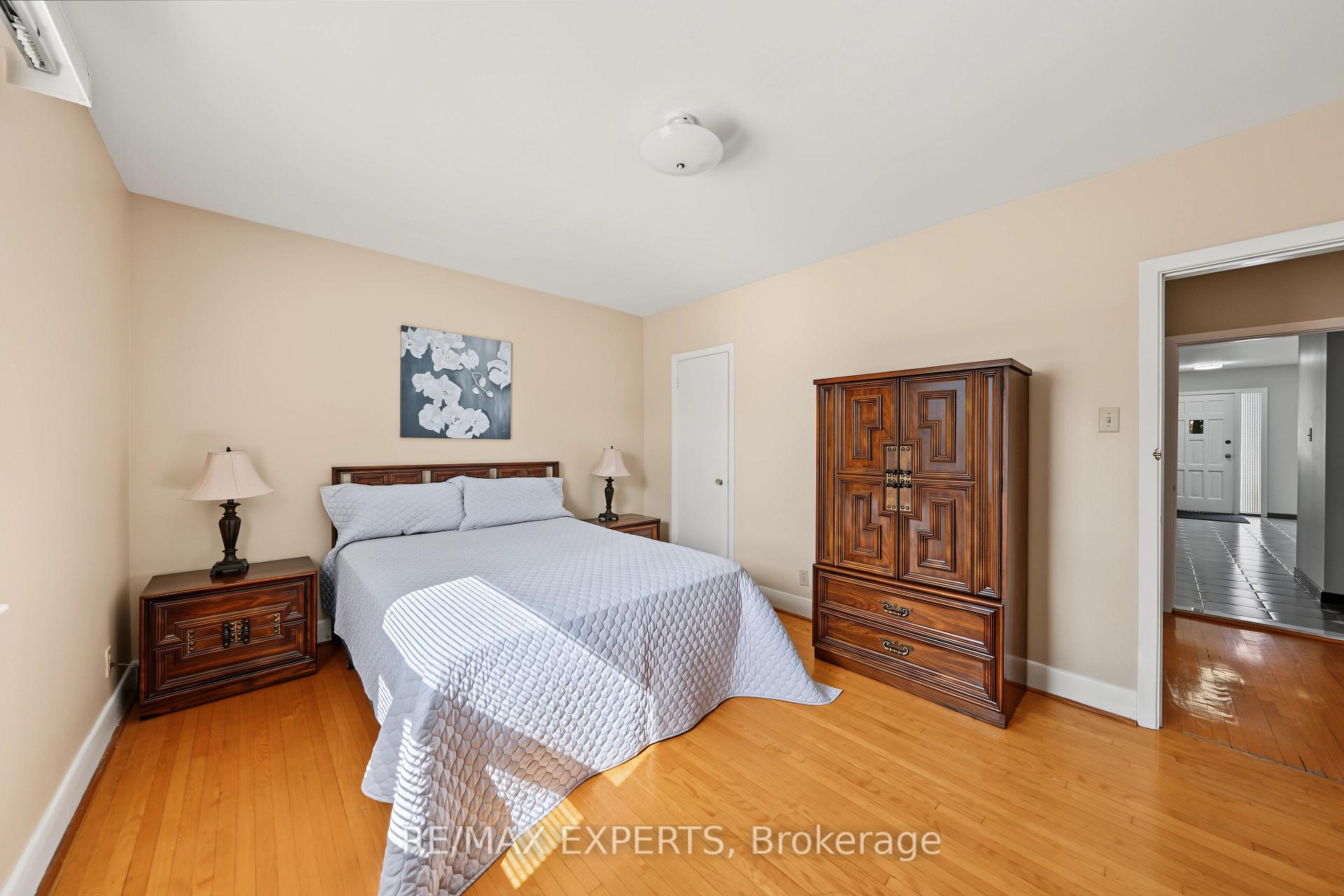 Photo 26 of 129 Sultana Avenue, Toronto, Englemount-Lawrence — HOMEH