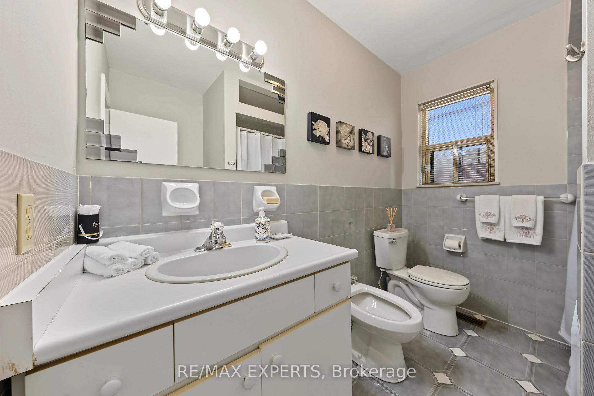 Photo 28 of 129 Sultana Avenue, Toronto, Englemount-Lawrence — HOMEH