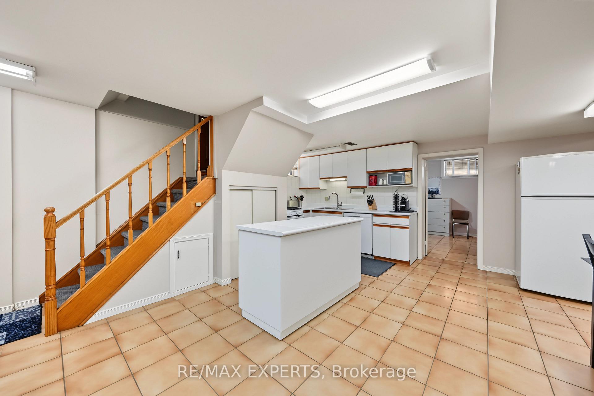 Photo 31 of 129 Sultana Avenue, Toronto, Englemount-Lawrence — HOMEH