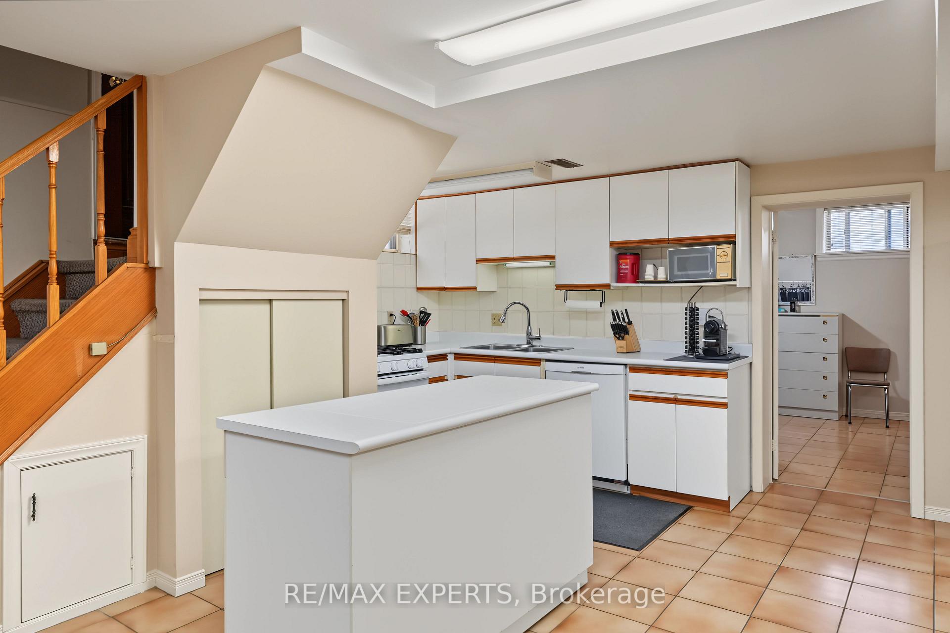 Photo 32 of 129 Sultana Avenue, Toronto, Englemount-Lawrence — HOMEH